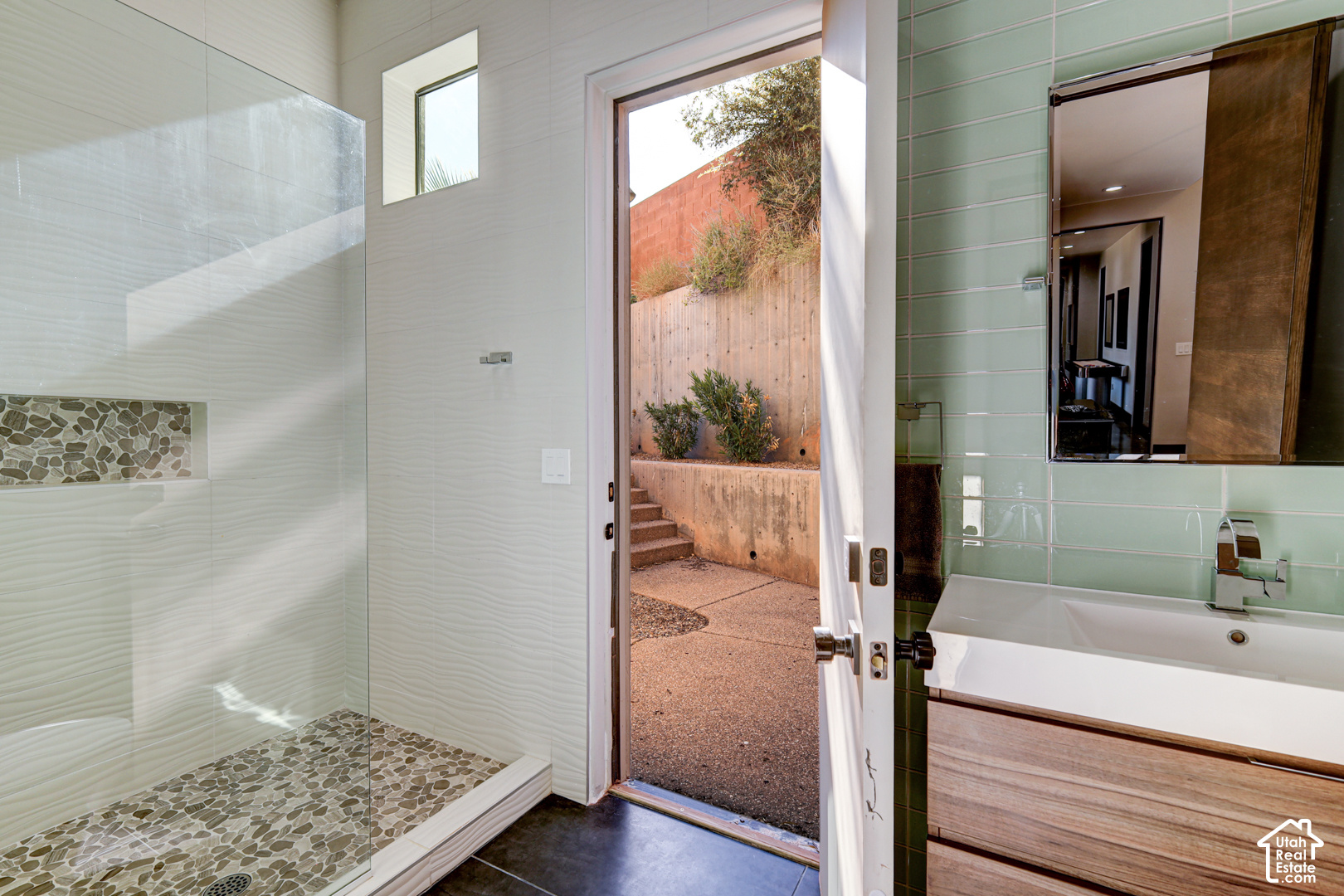 main property photo 92