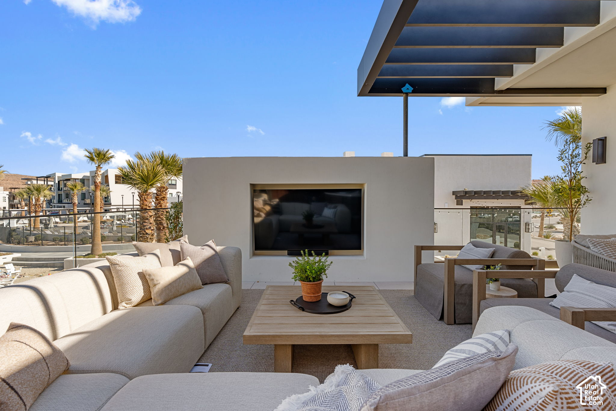 main property photo 77