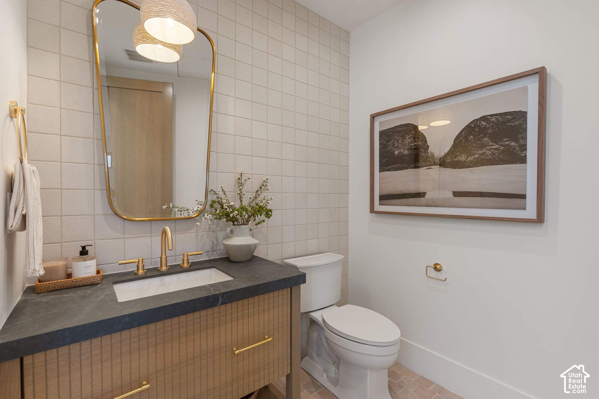 main property photo 78