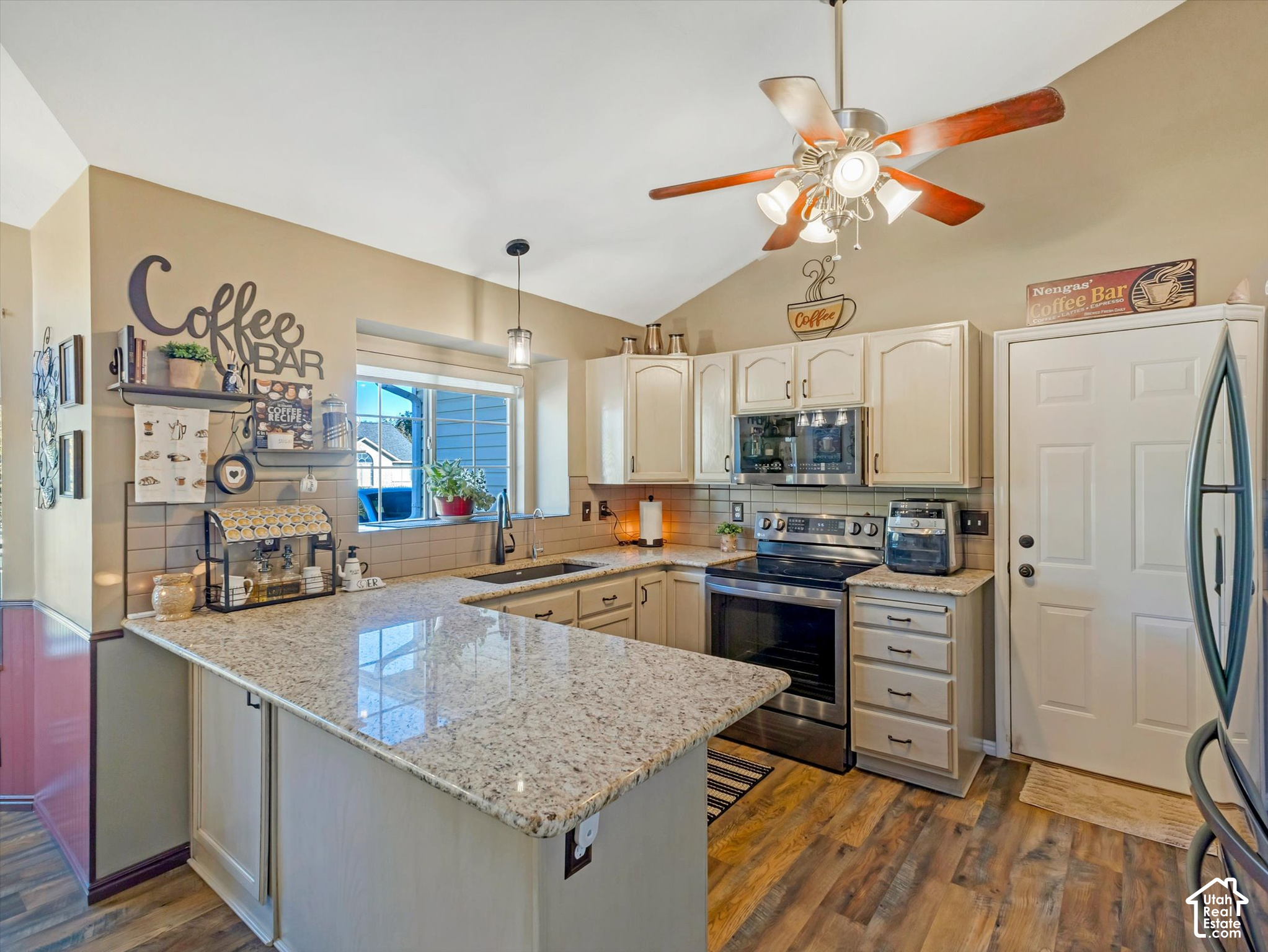 main property photo 17