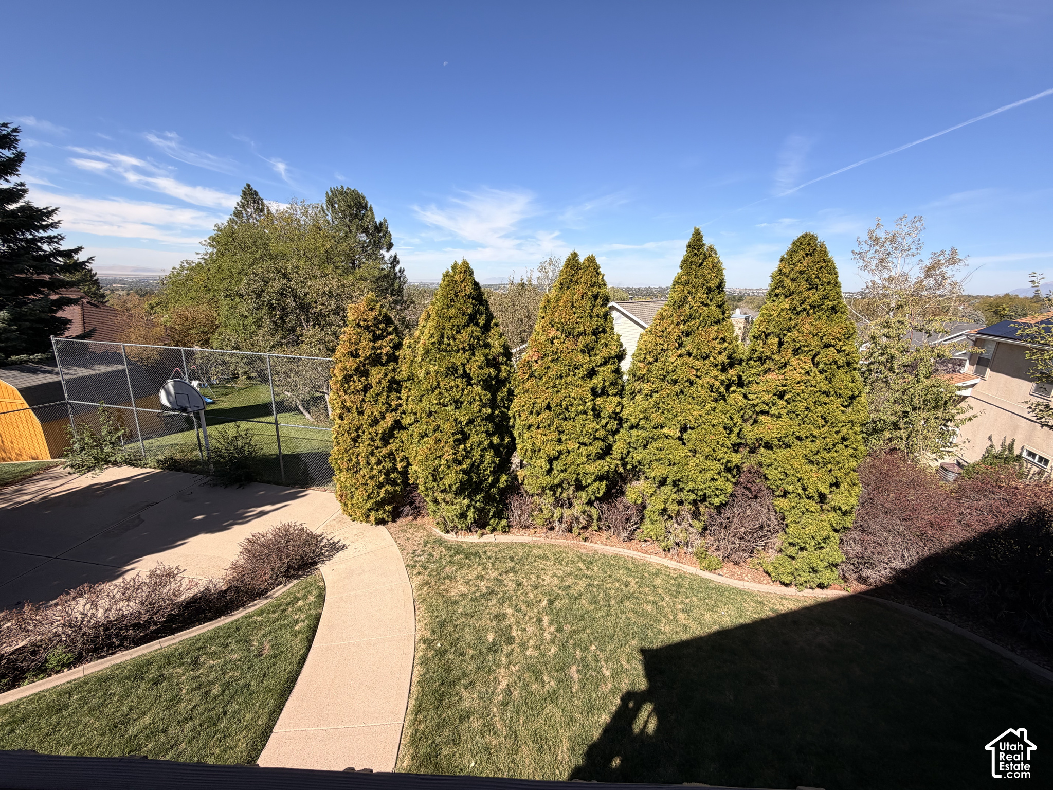 main property photo 13
