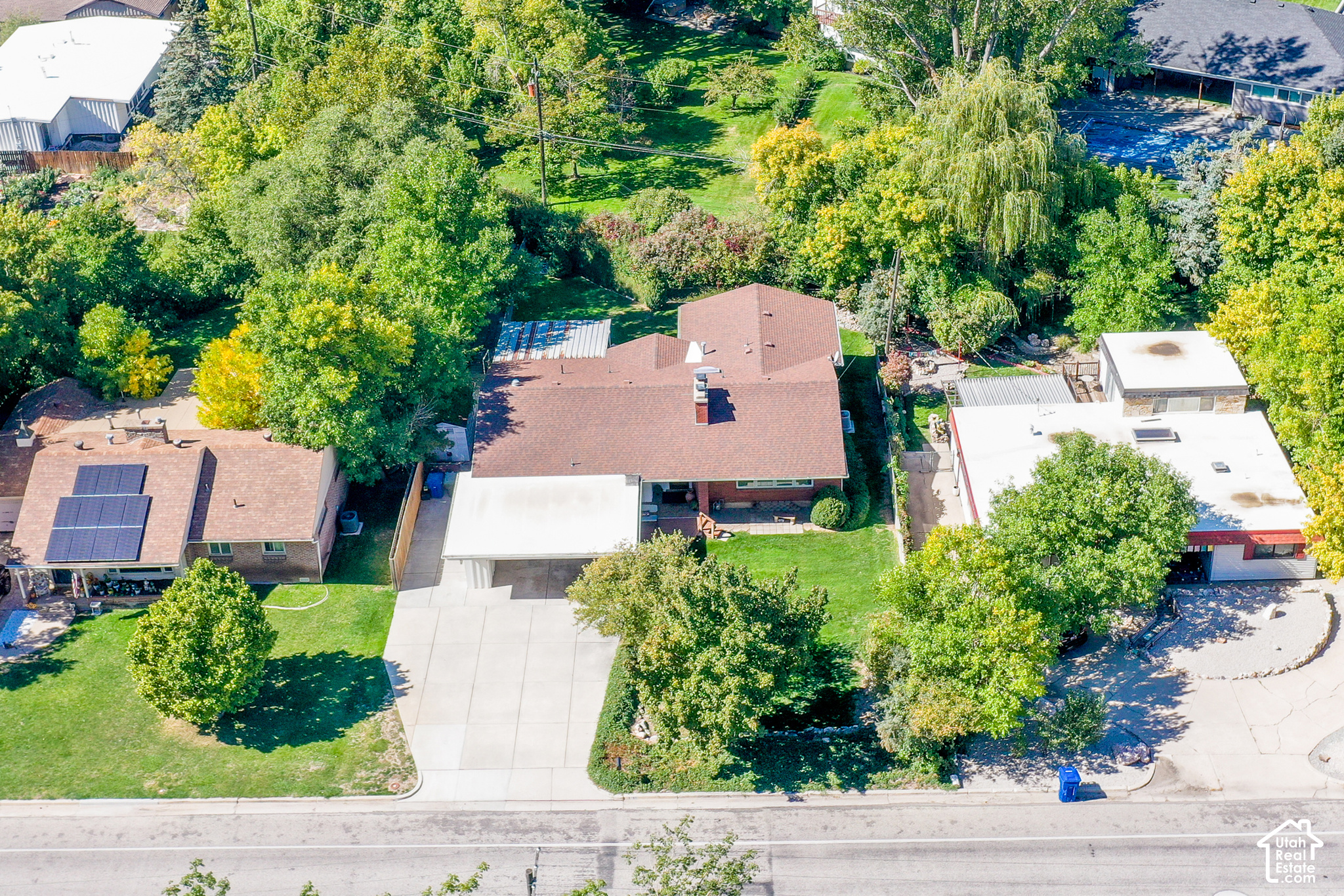 main property photo 29