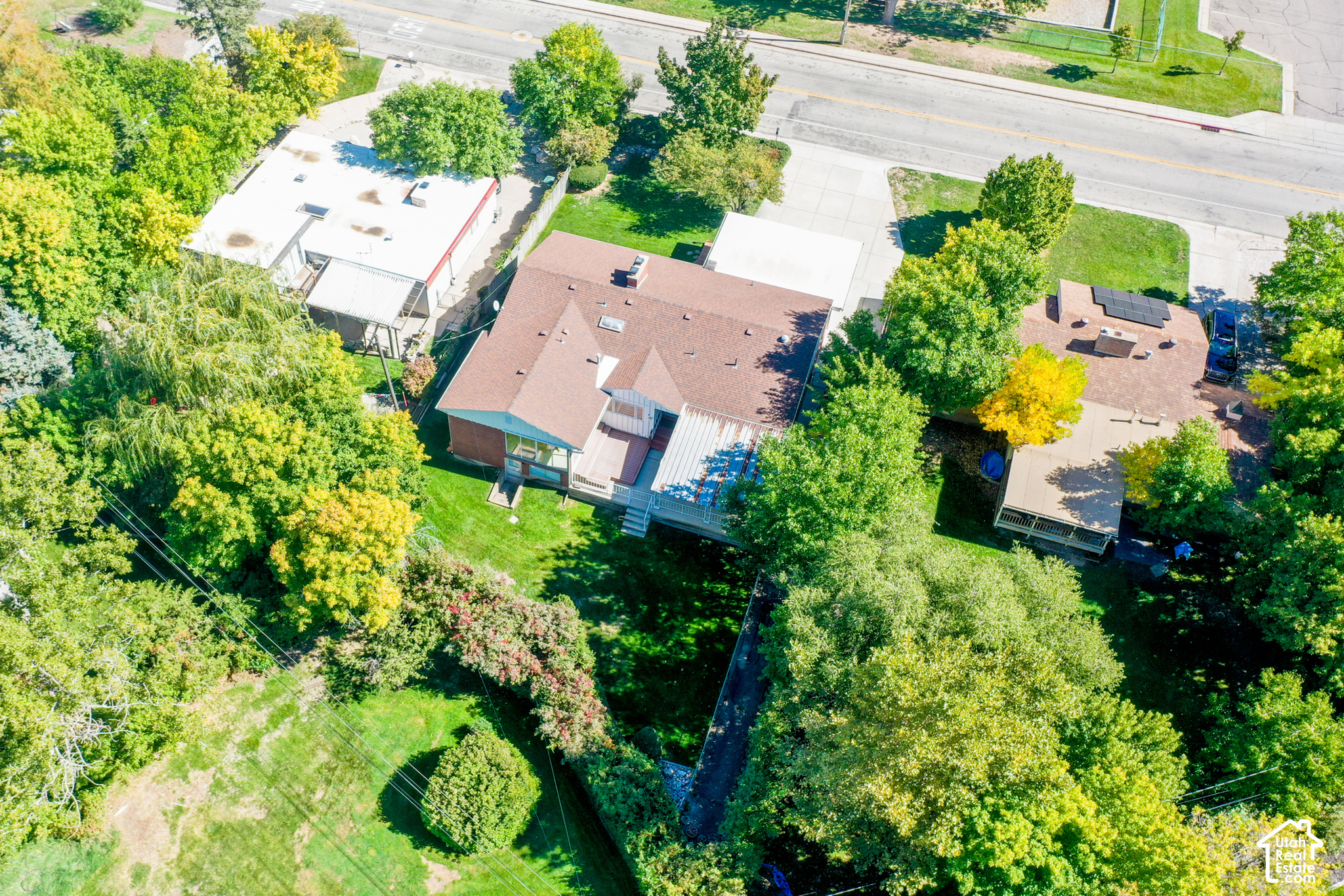 main property photo 33