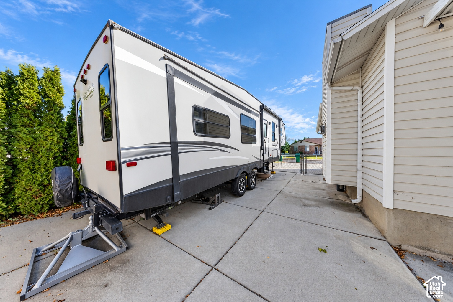 main property photo 29
