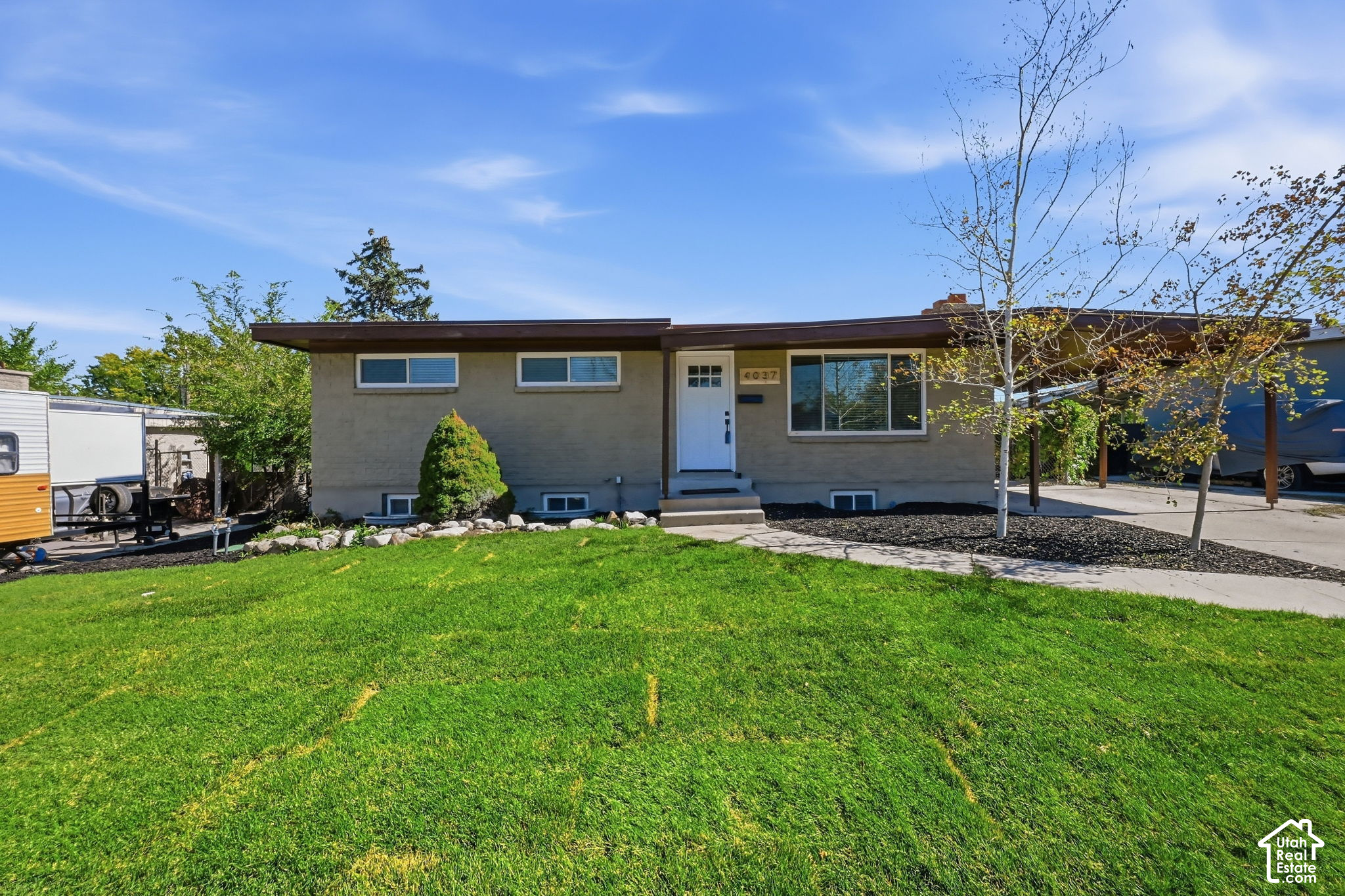main property photo 0