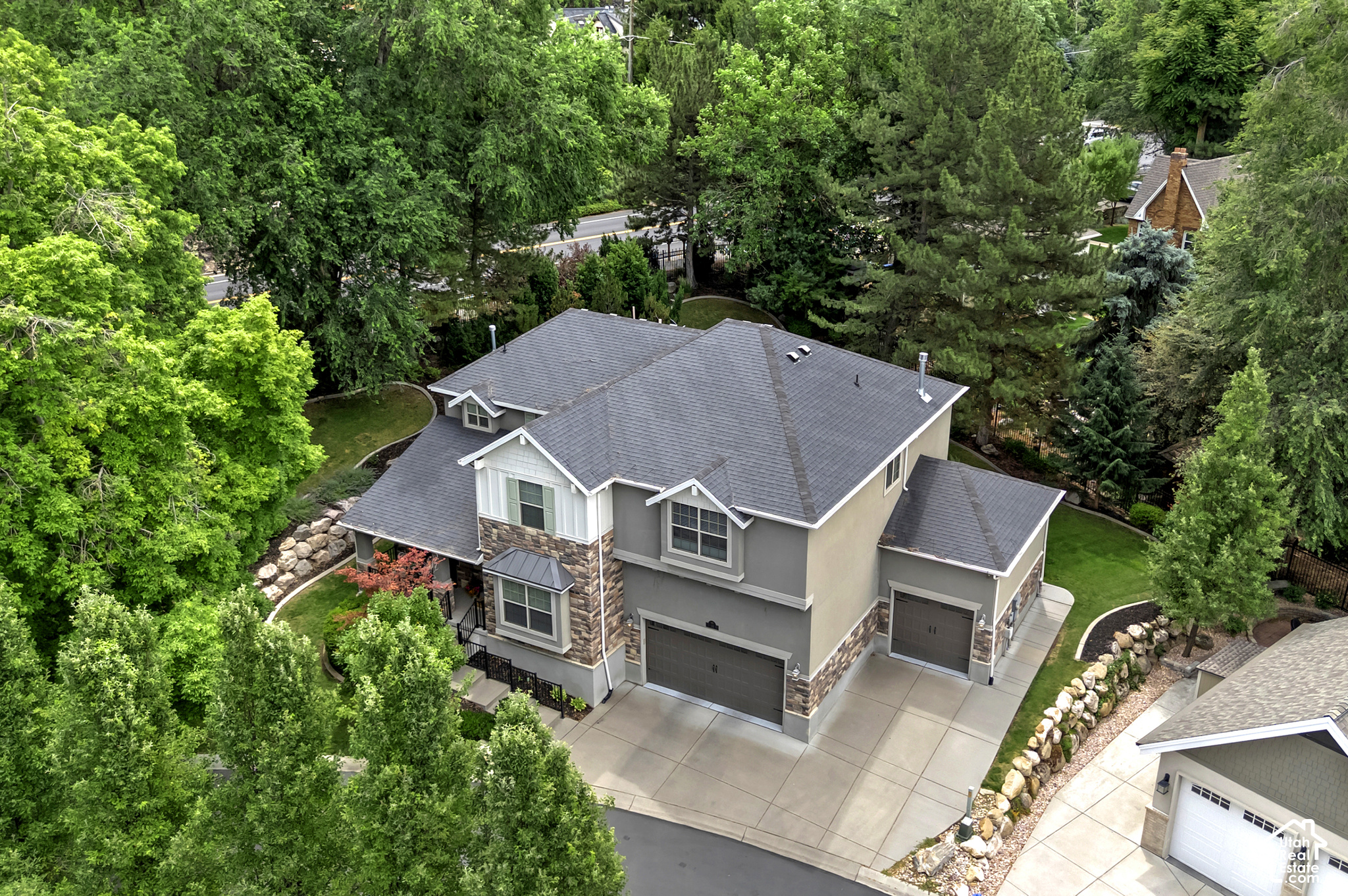main property photo 41