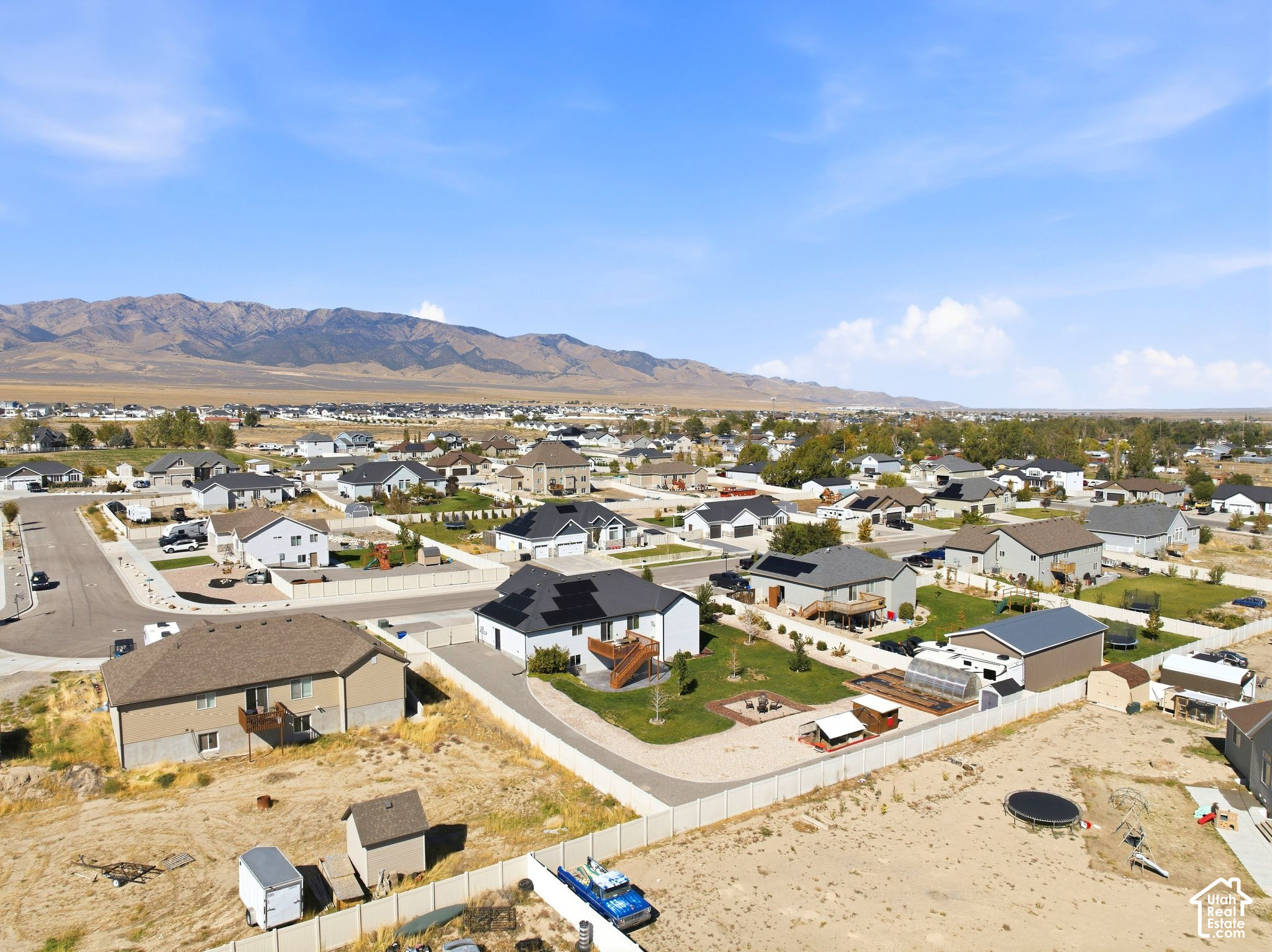 main property photo 40
