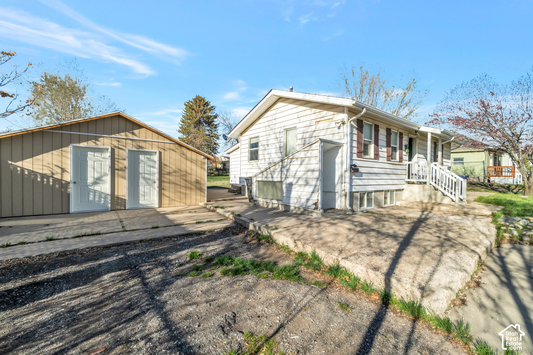 main property photo 27