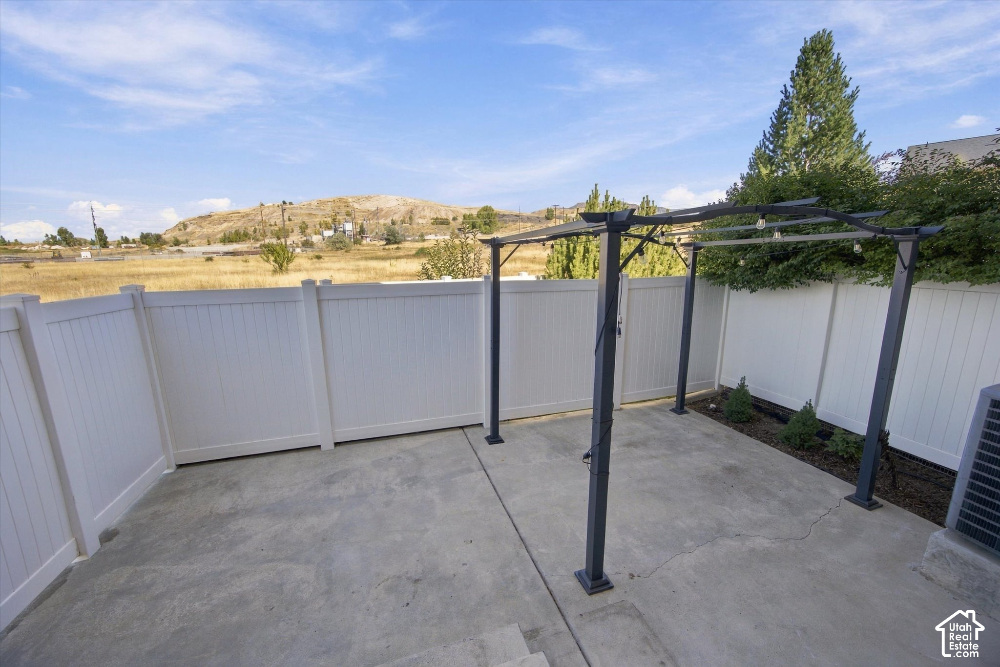 main property photo 31