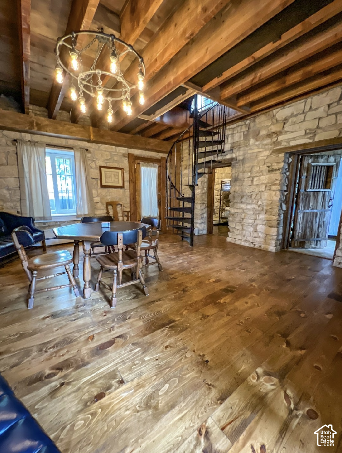 main property photo 12