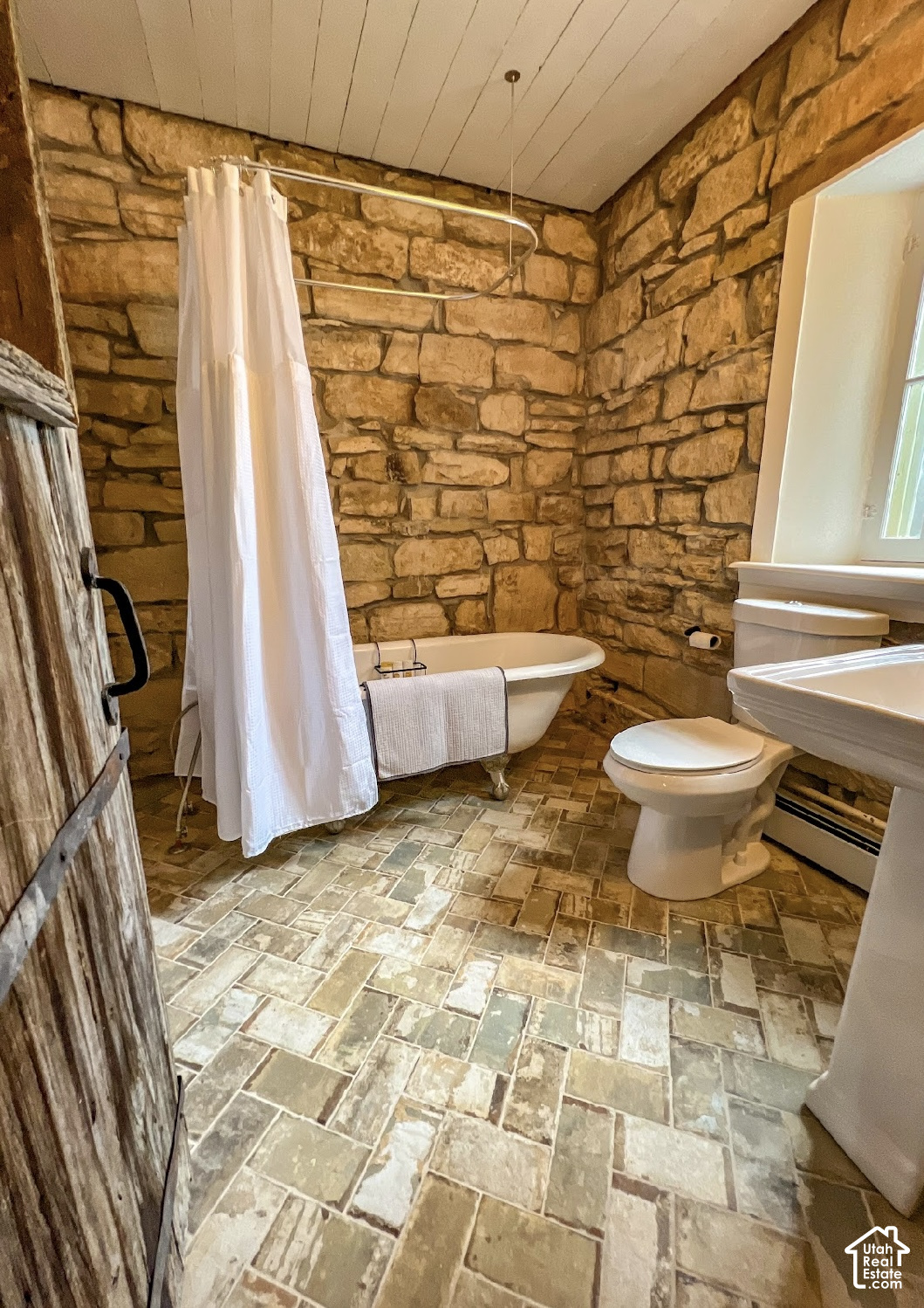 main property photo 19