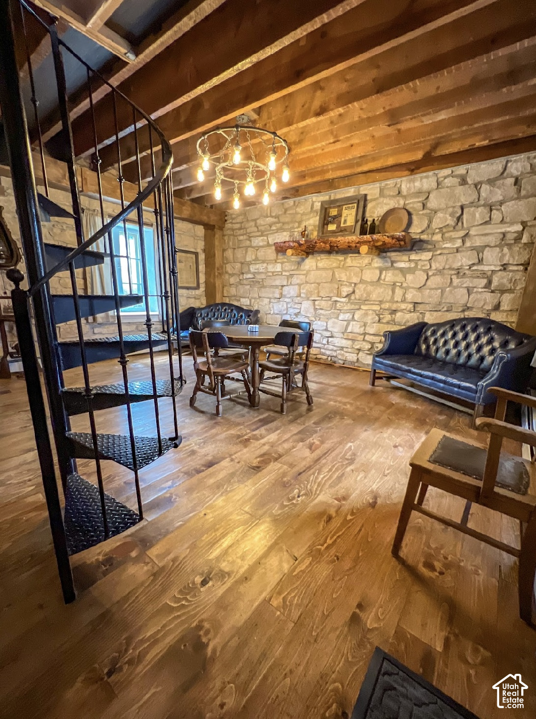 main property photo 22