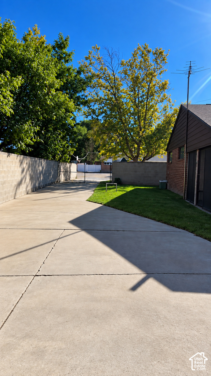 main property photo 17