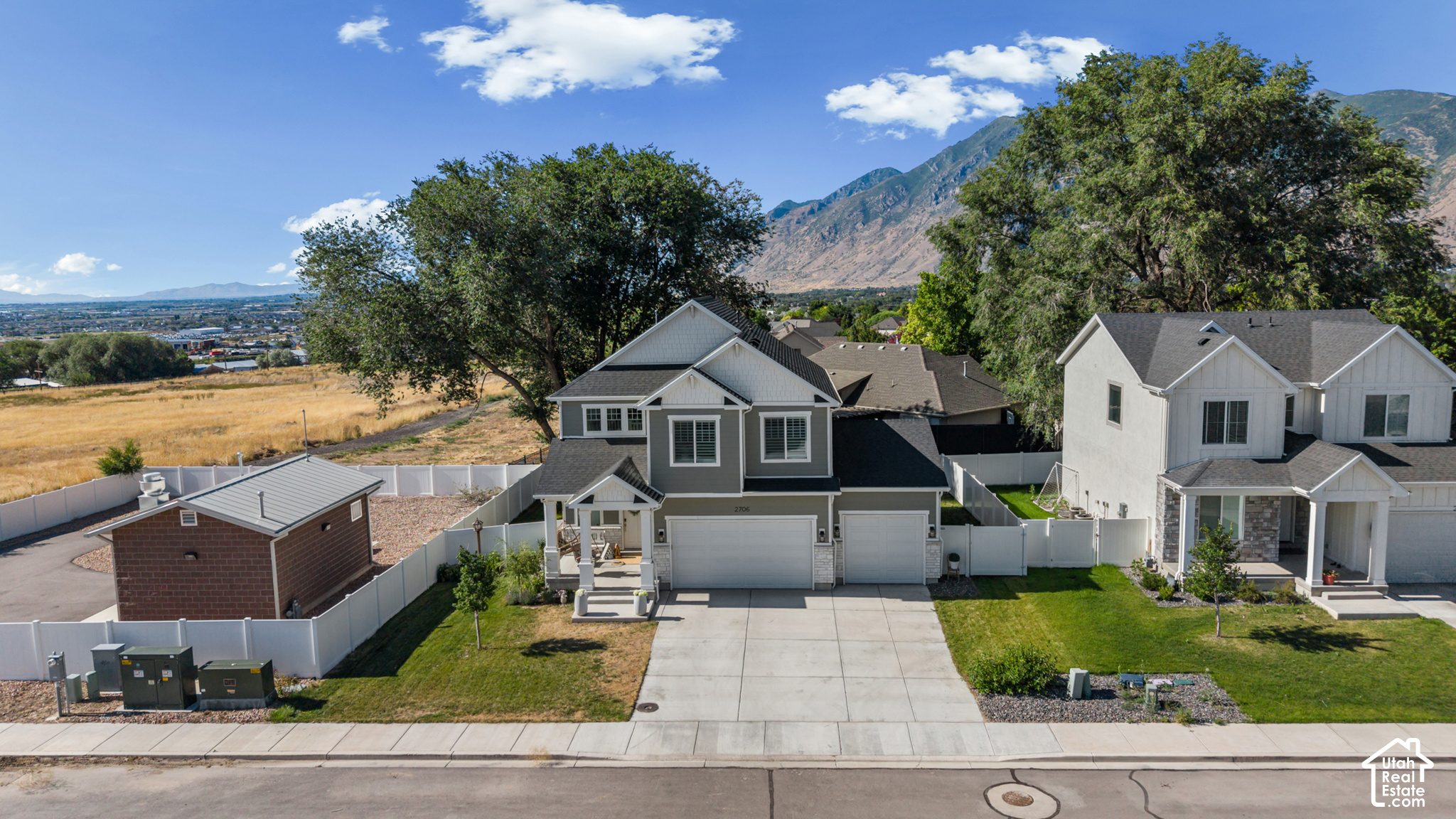 main property photo 22