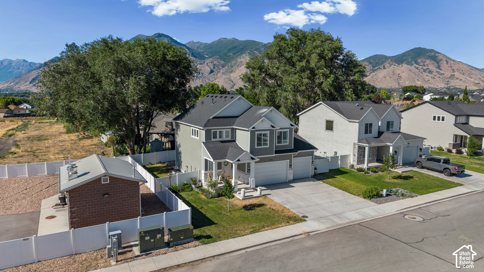 main property photo 23