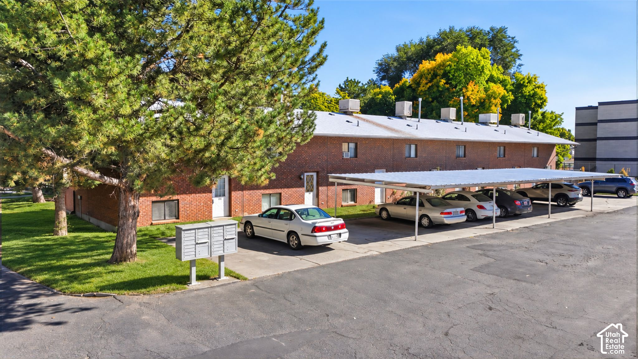main property photo 11