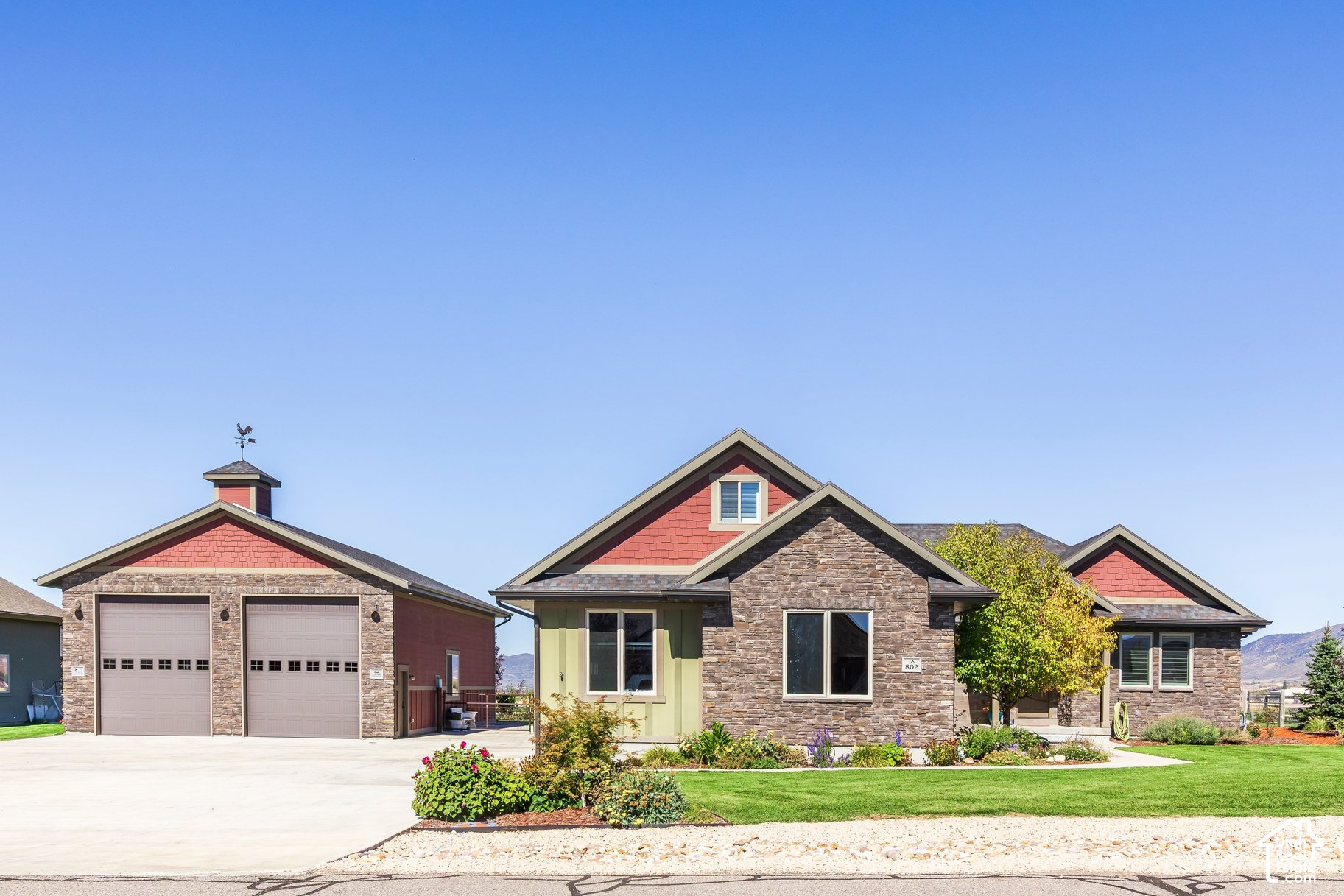 main property photo 0