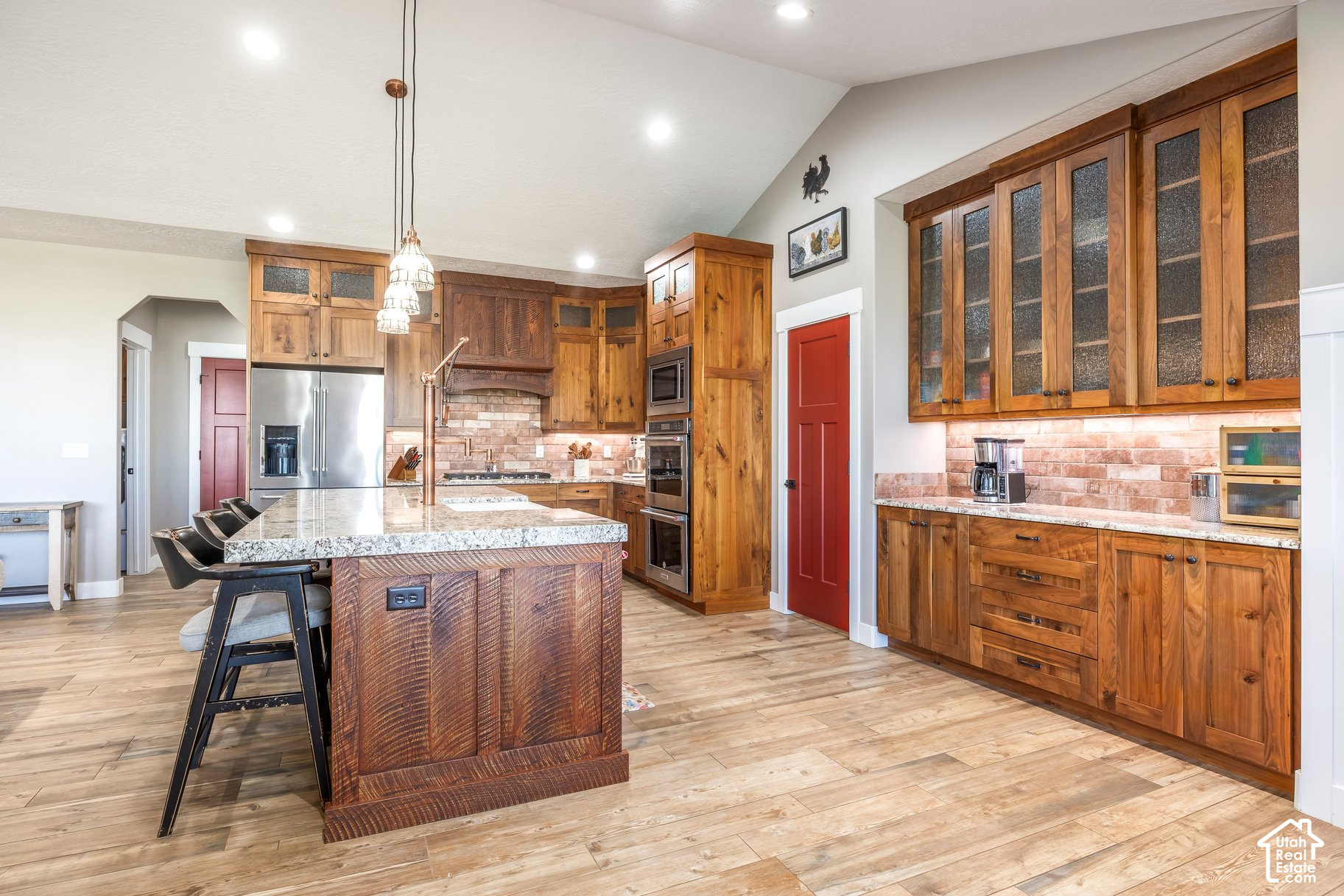 main property photo 17