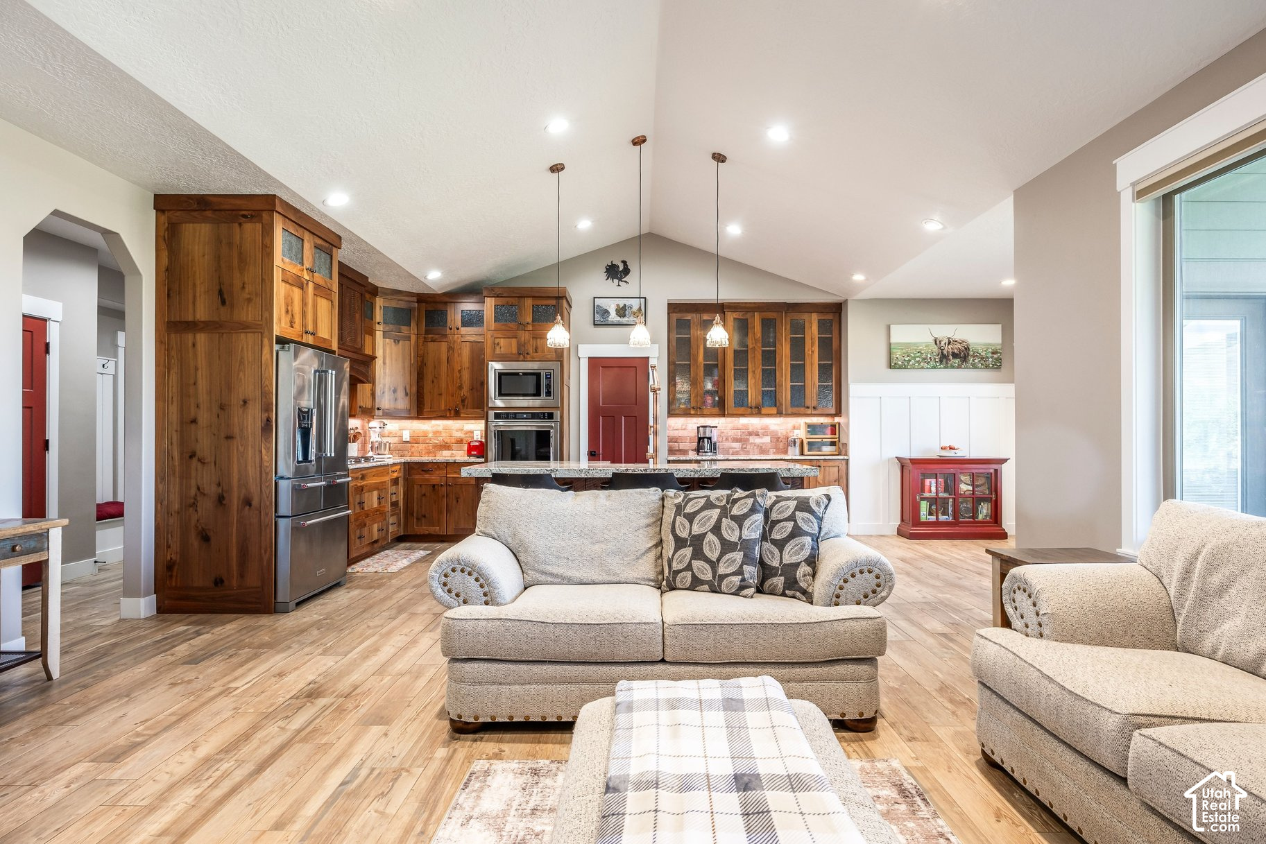 main property photo 8