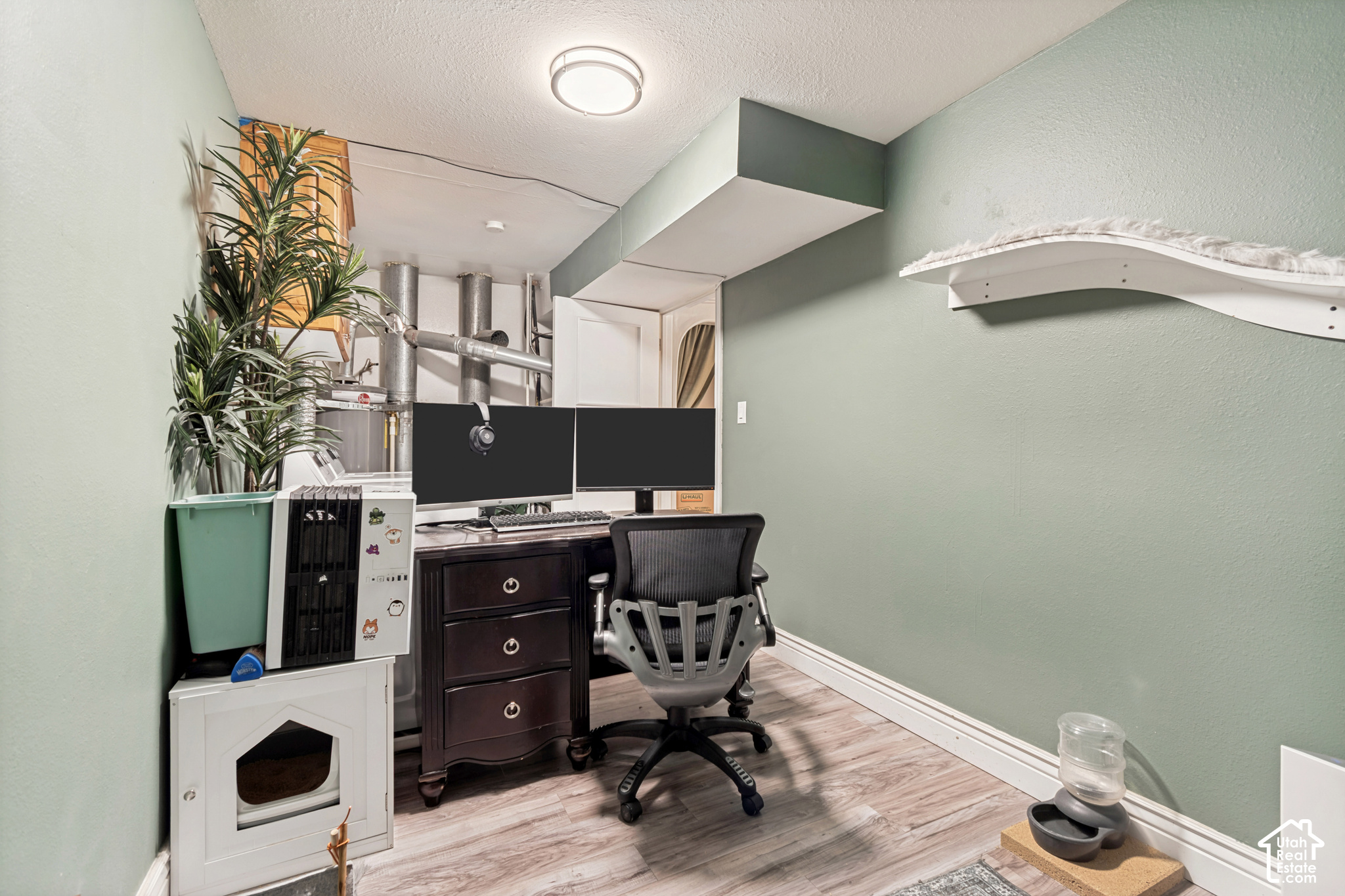main property photo 13