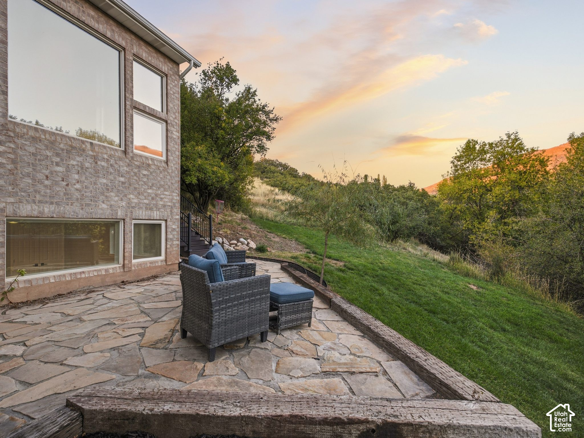 main property photo 10