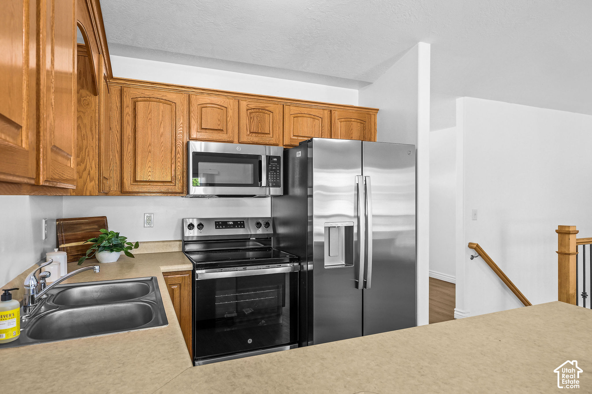 main property photo 11