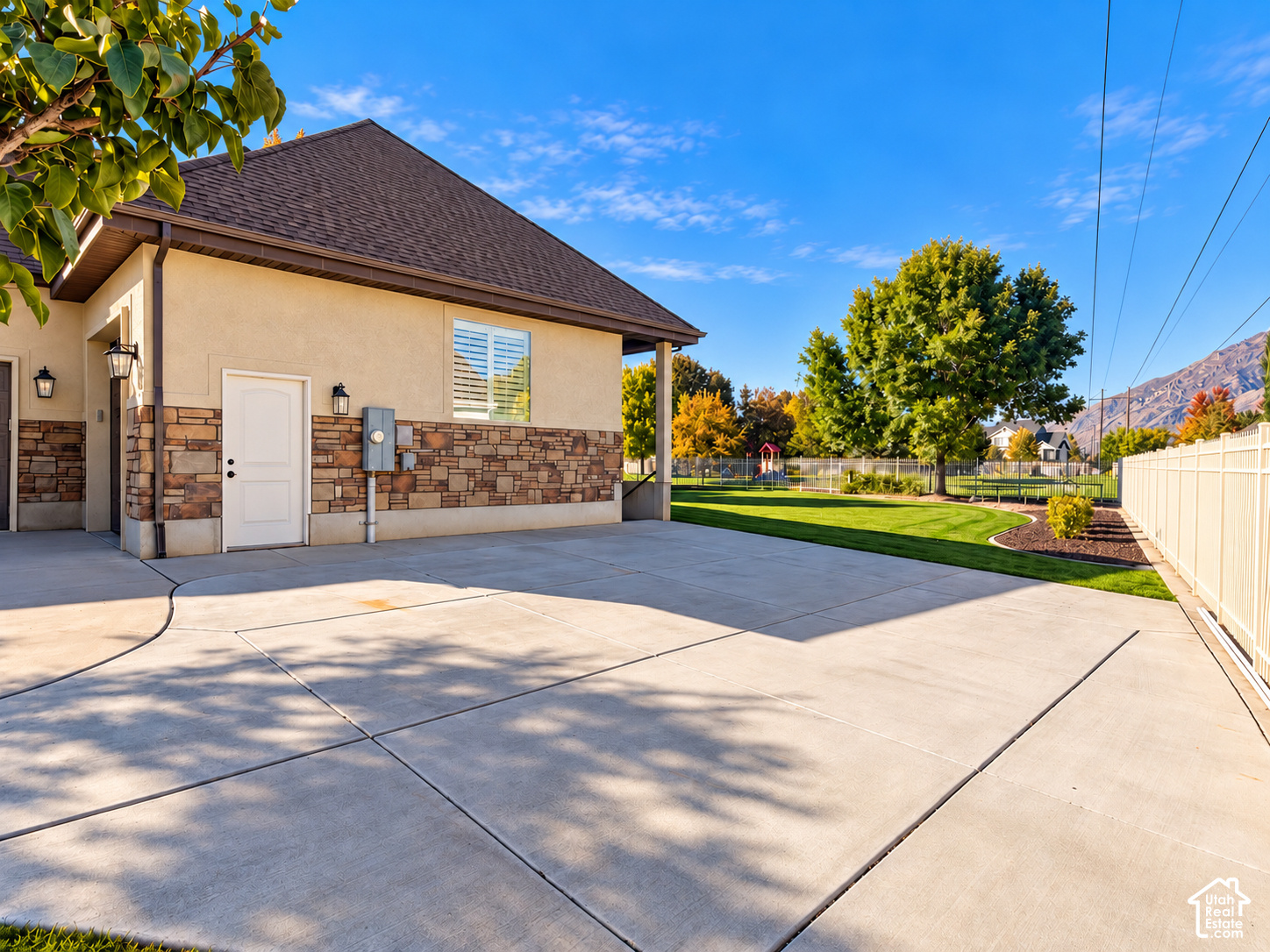 main property photo 31