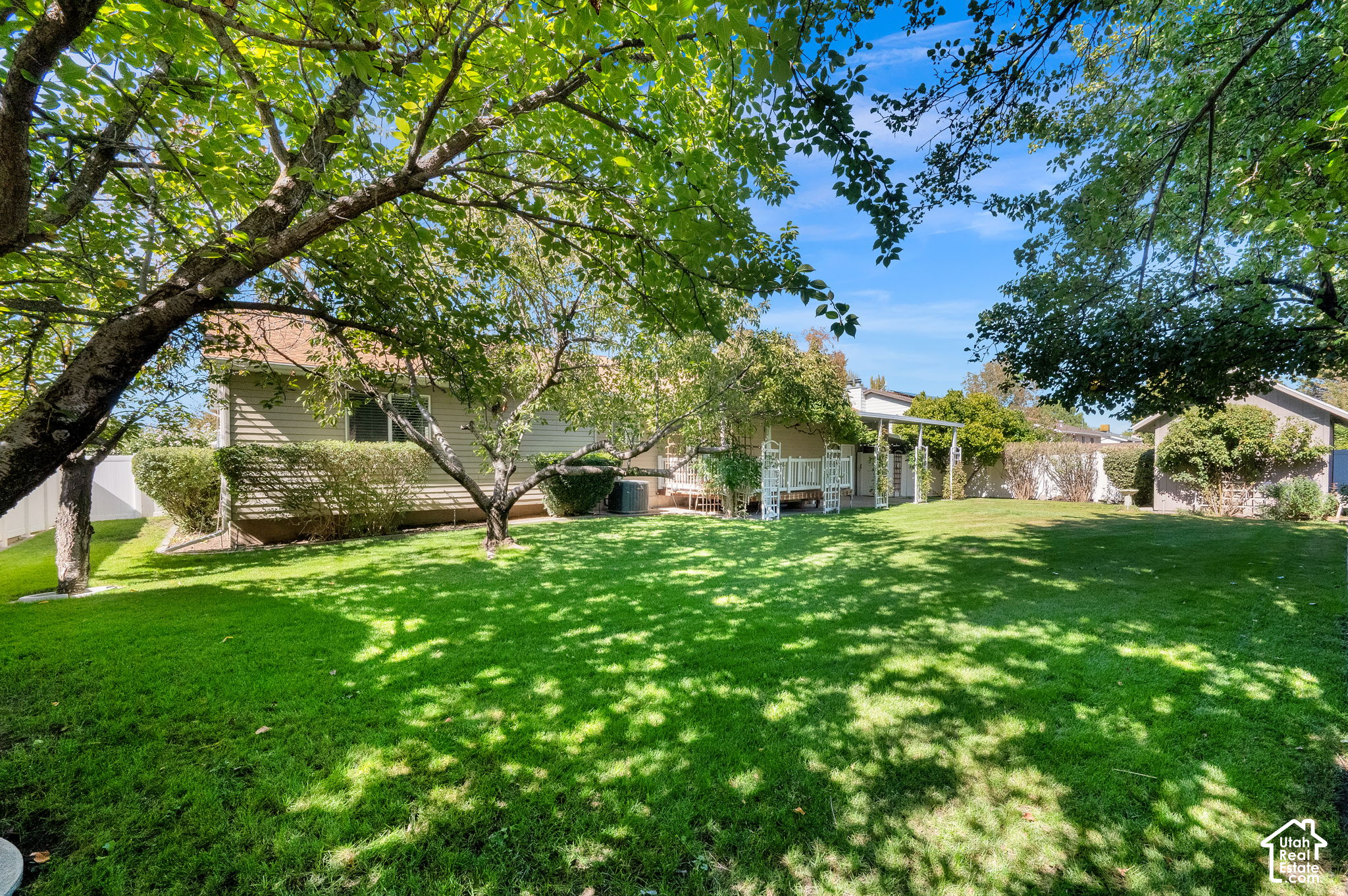 main property photo 20