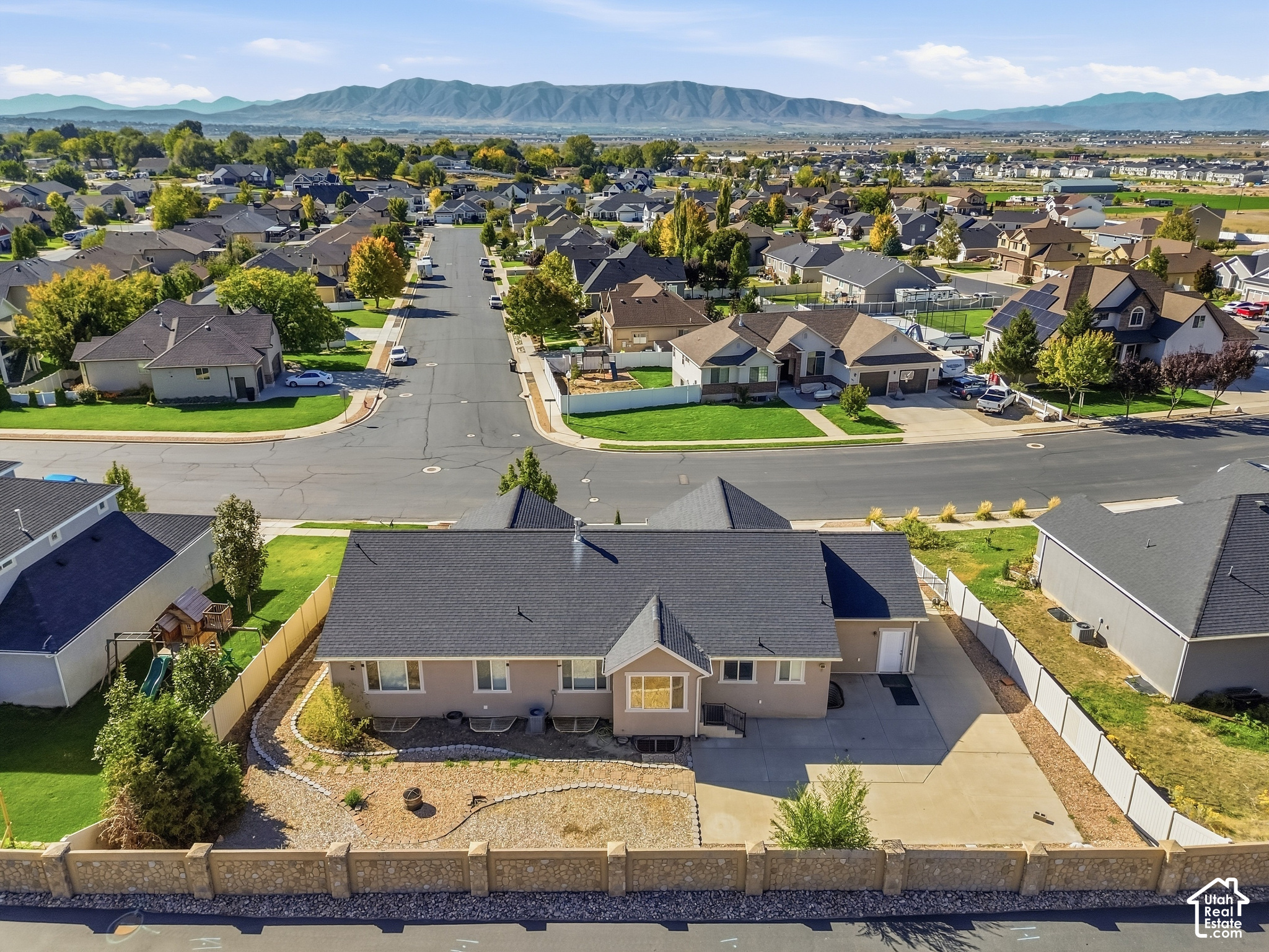 main property photo 33