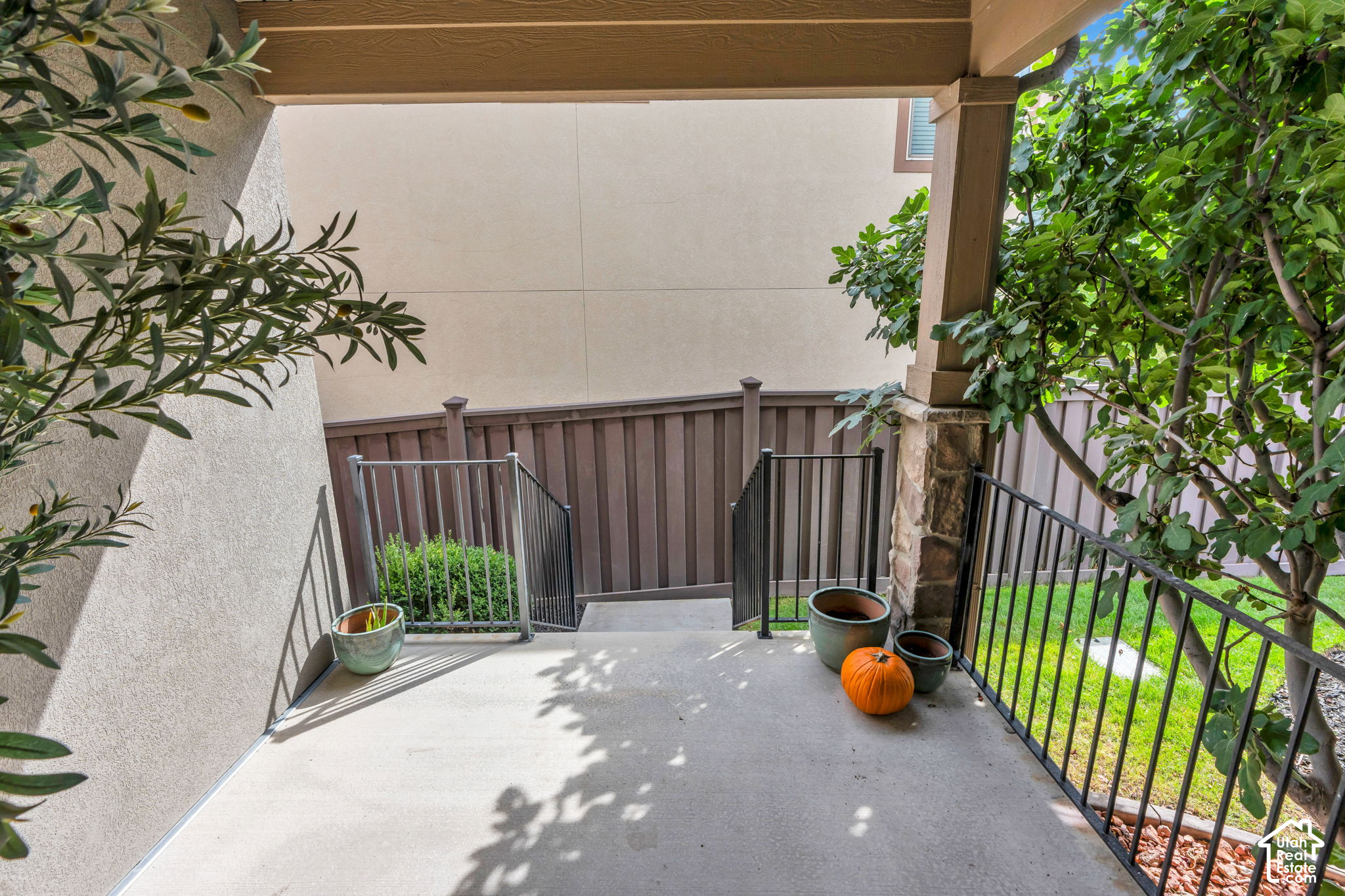 main property photo 25