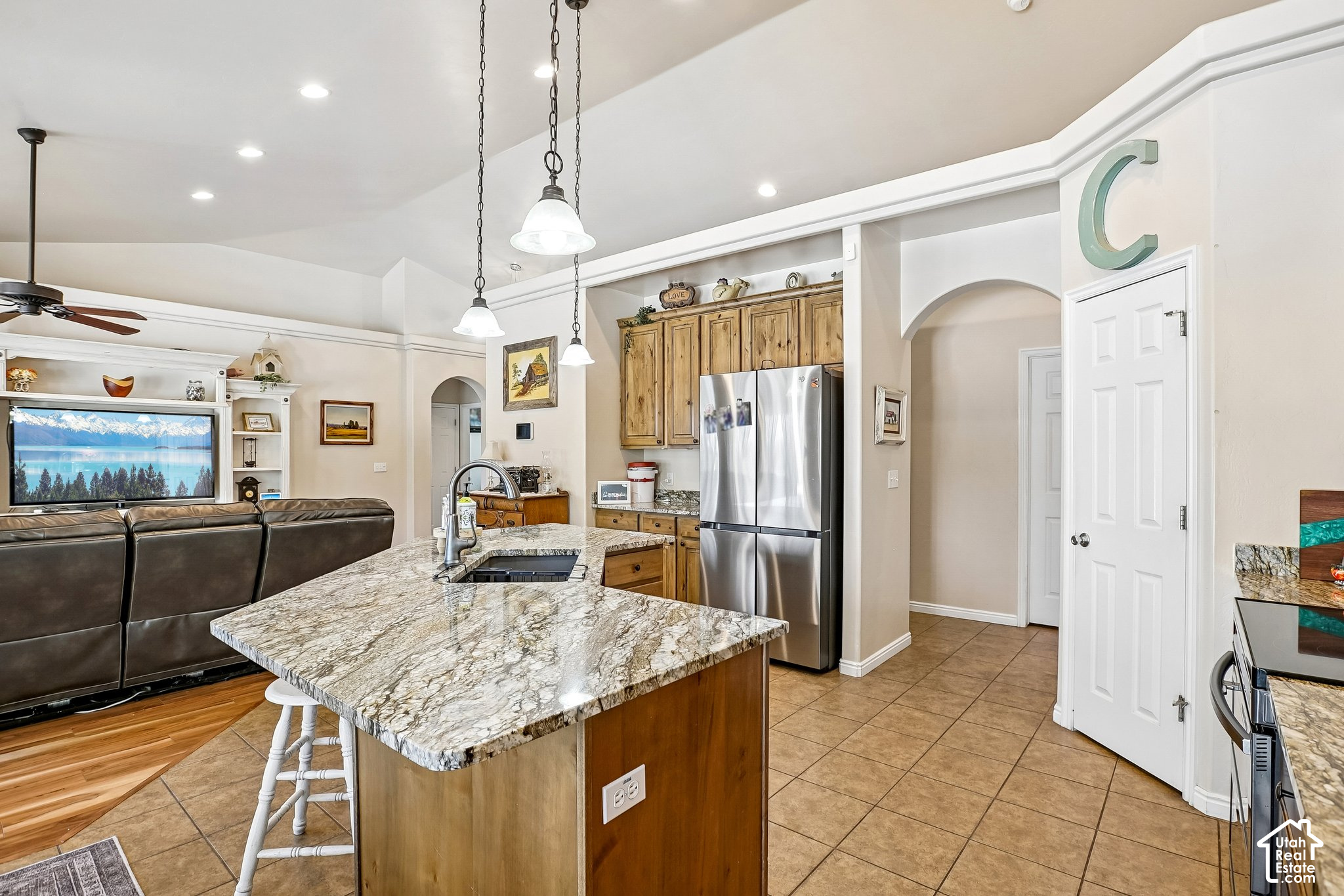main property photo 12