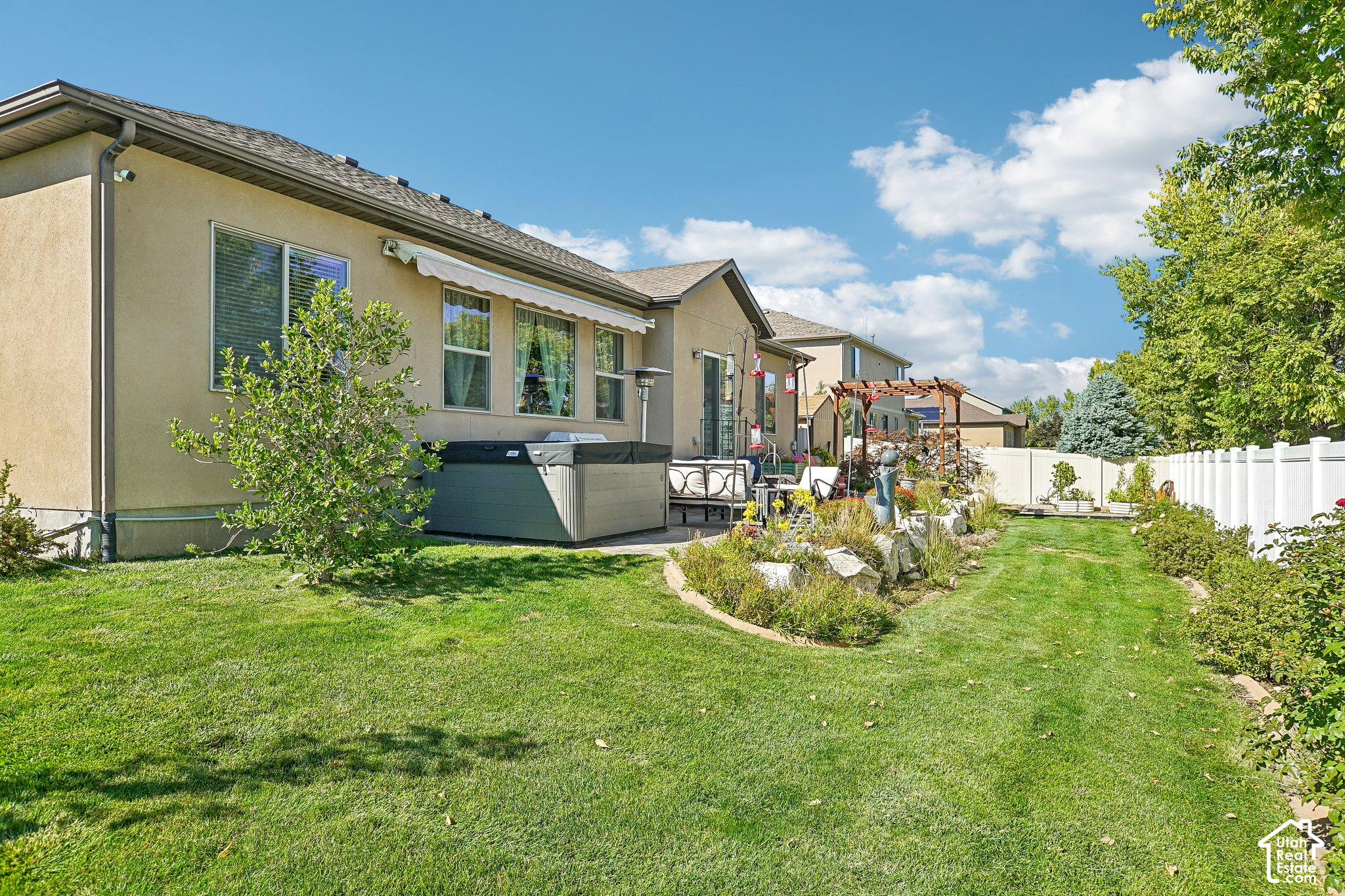 main property photo 40