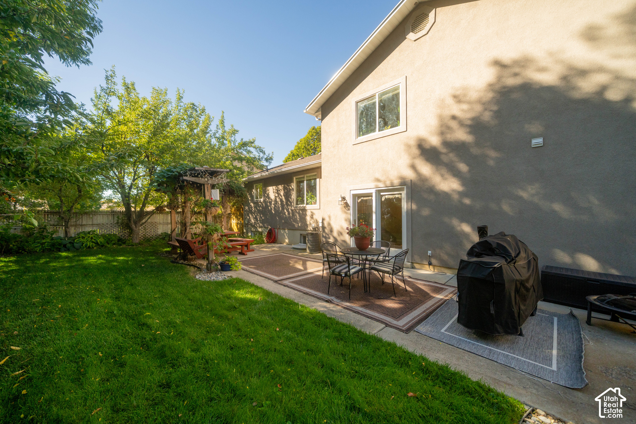 main property photo 41