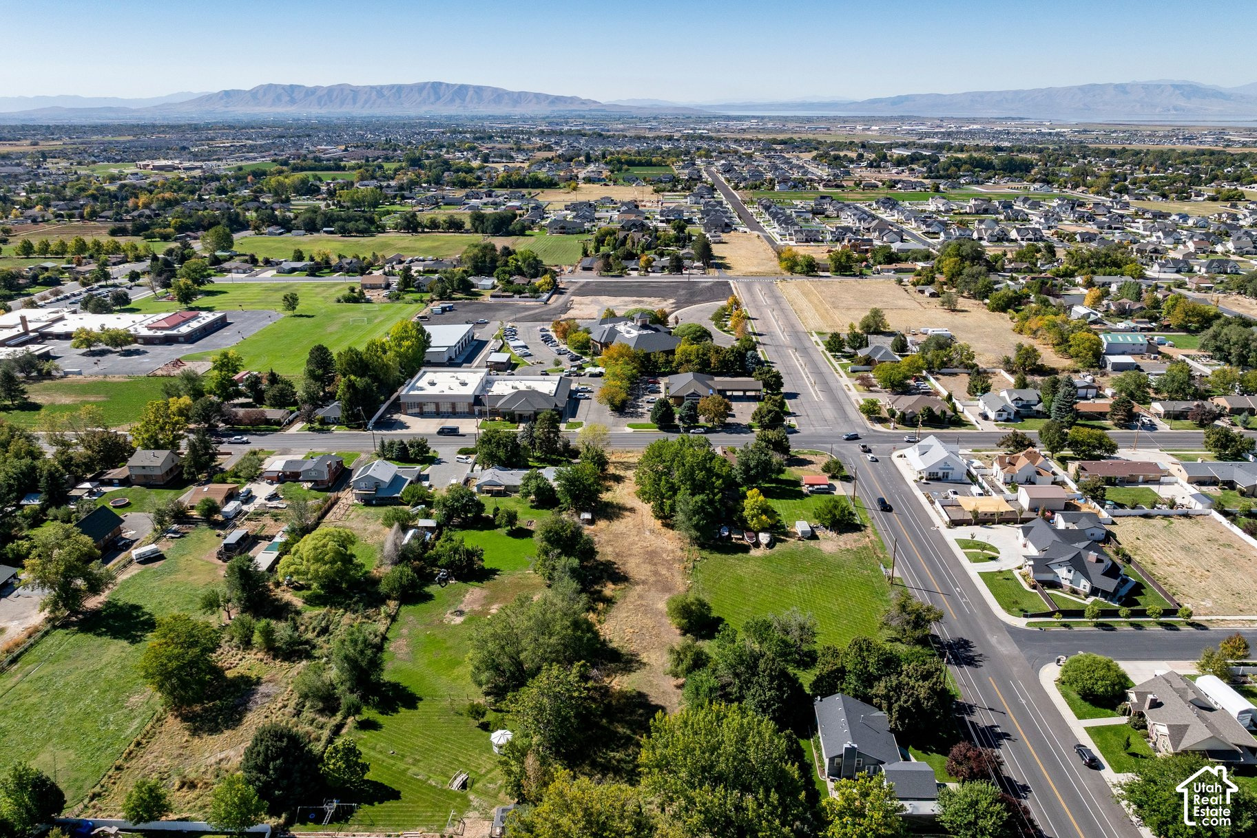 main property photo 8