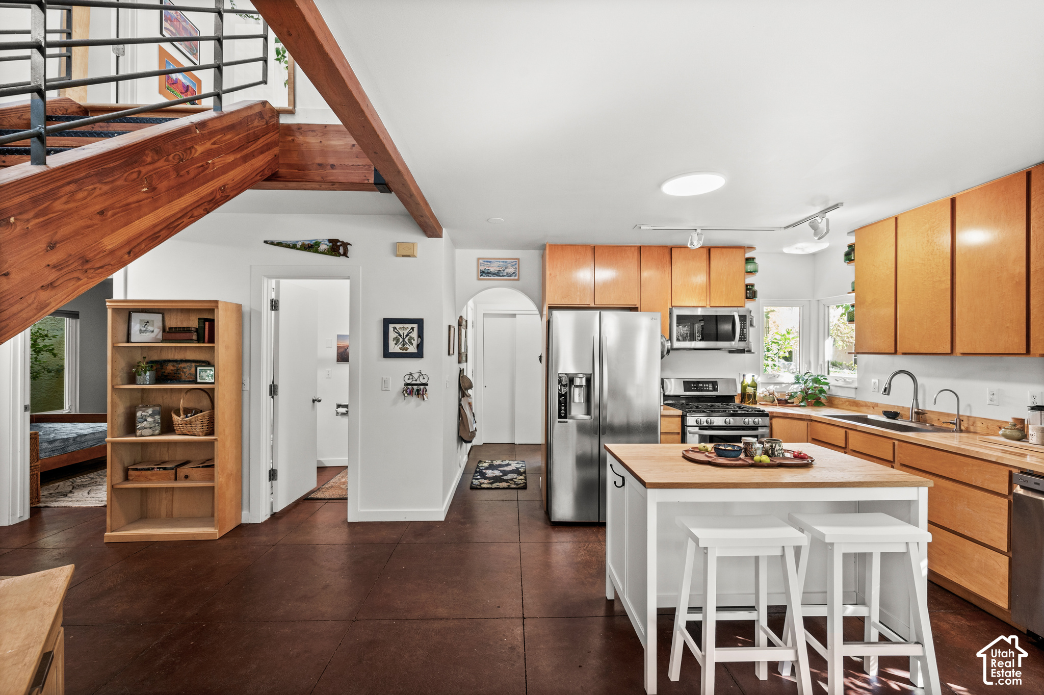 main property photo 12