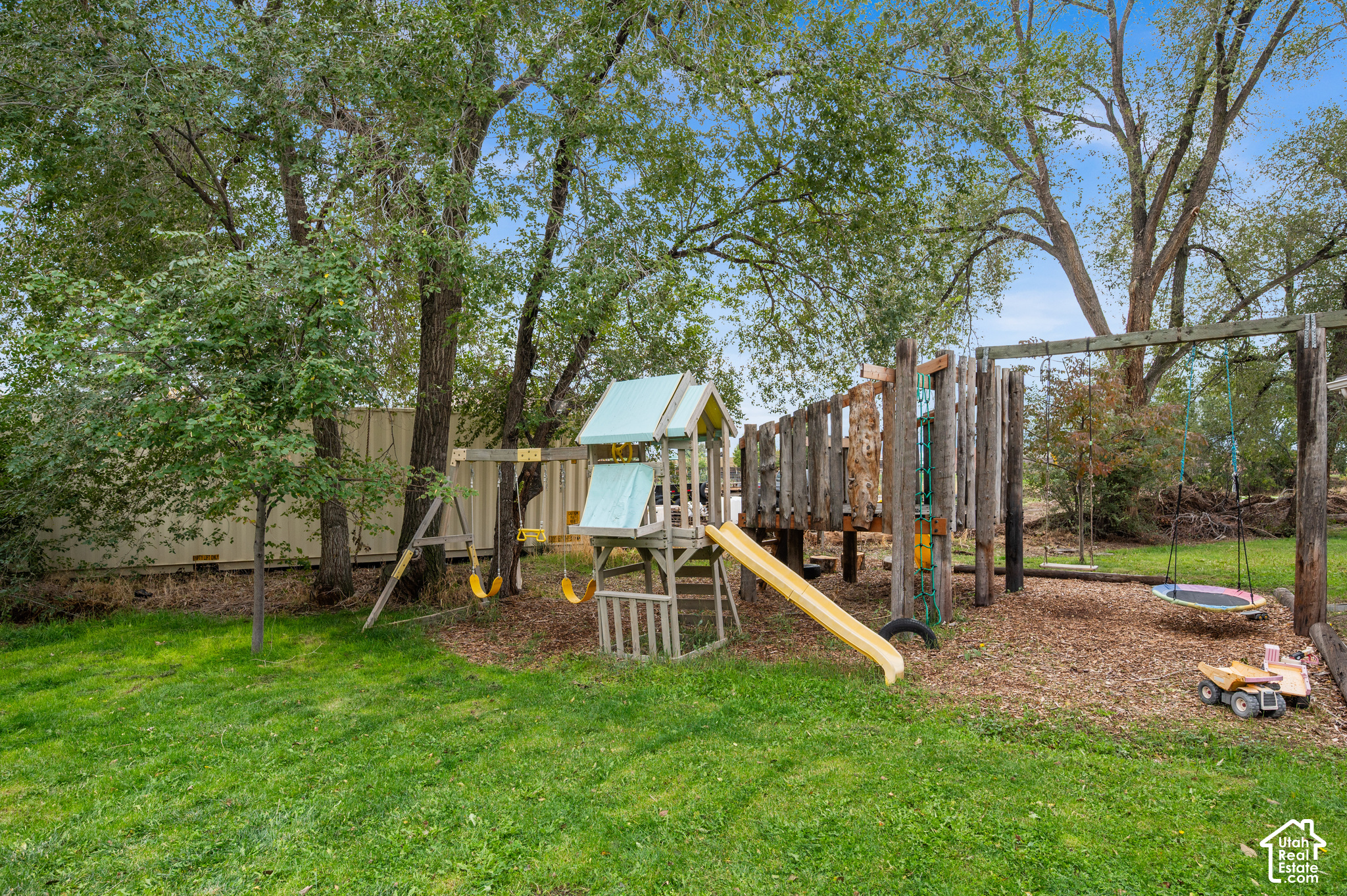 main property photo 30