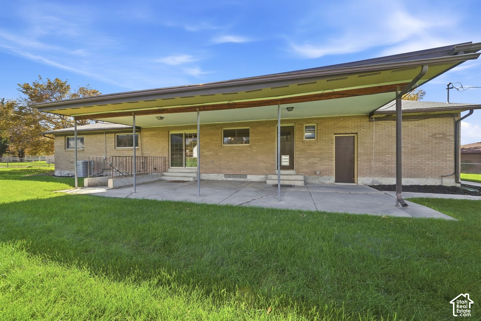 main property photo 40