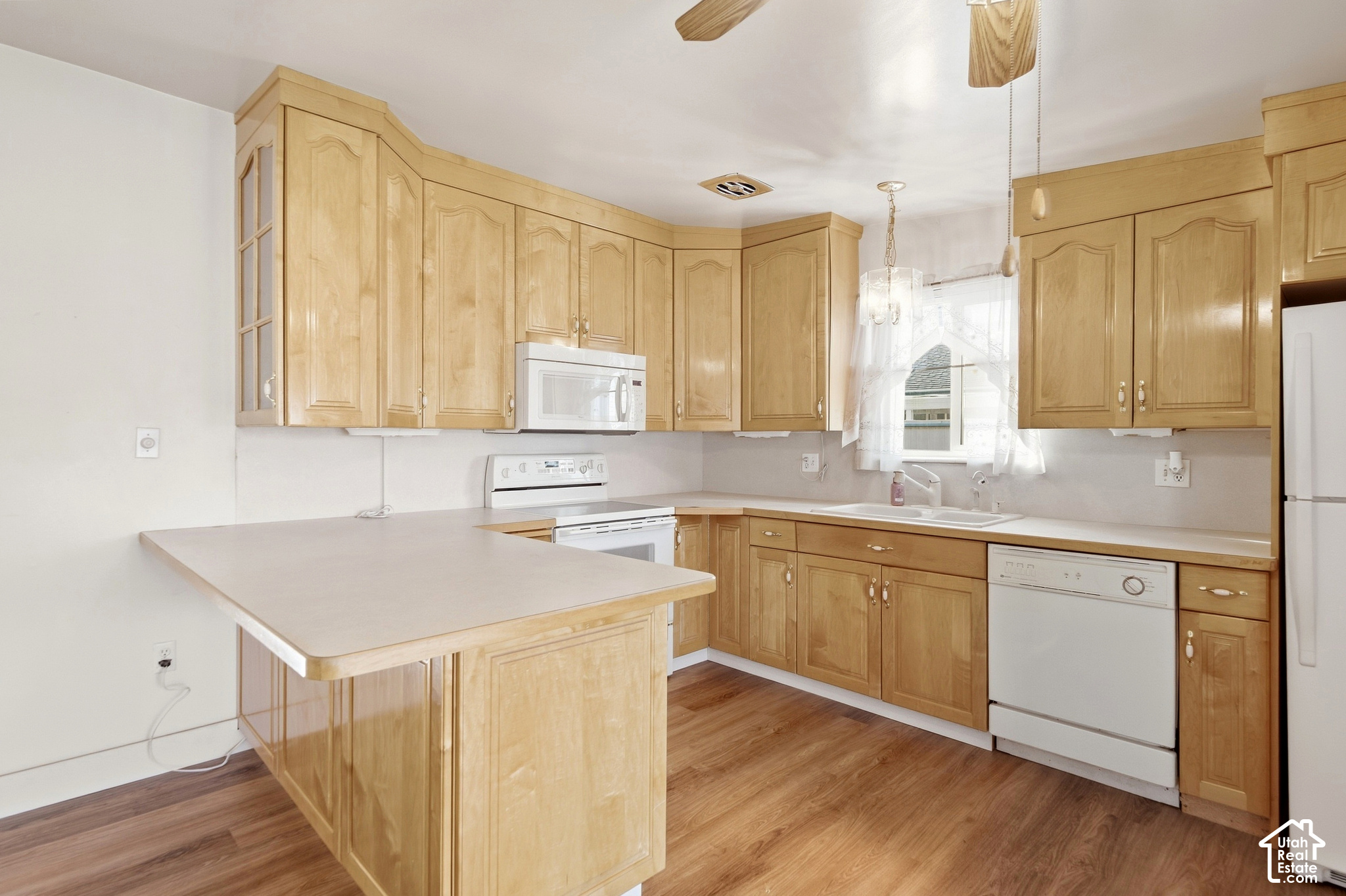 main property photo 5