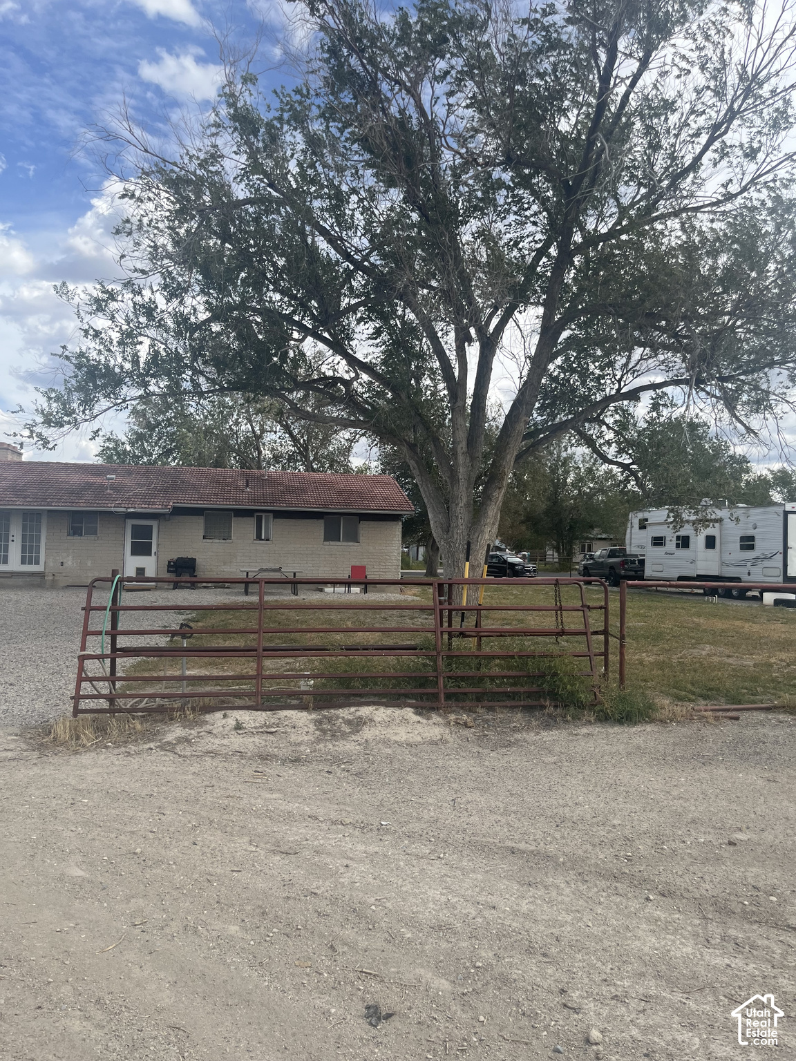 main property photo 23