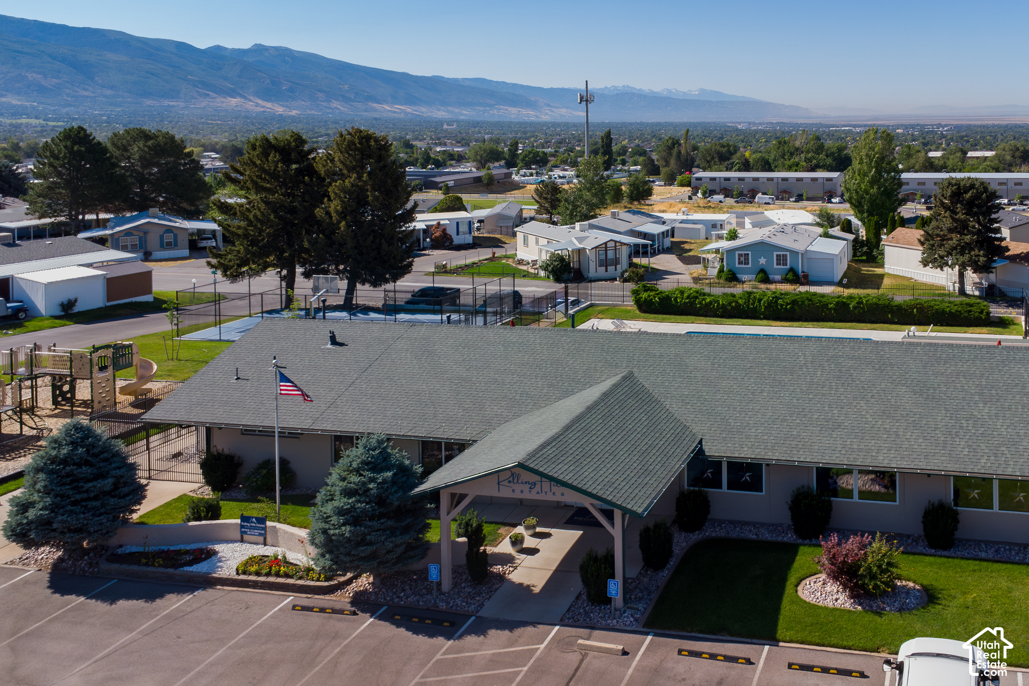 main property photo 17