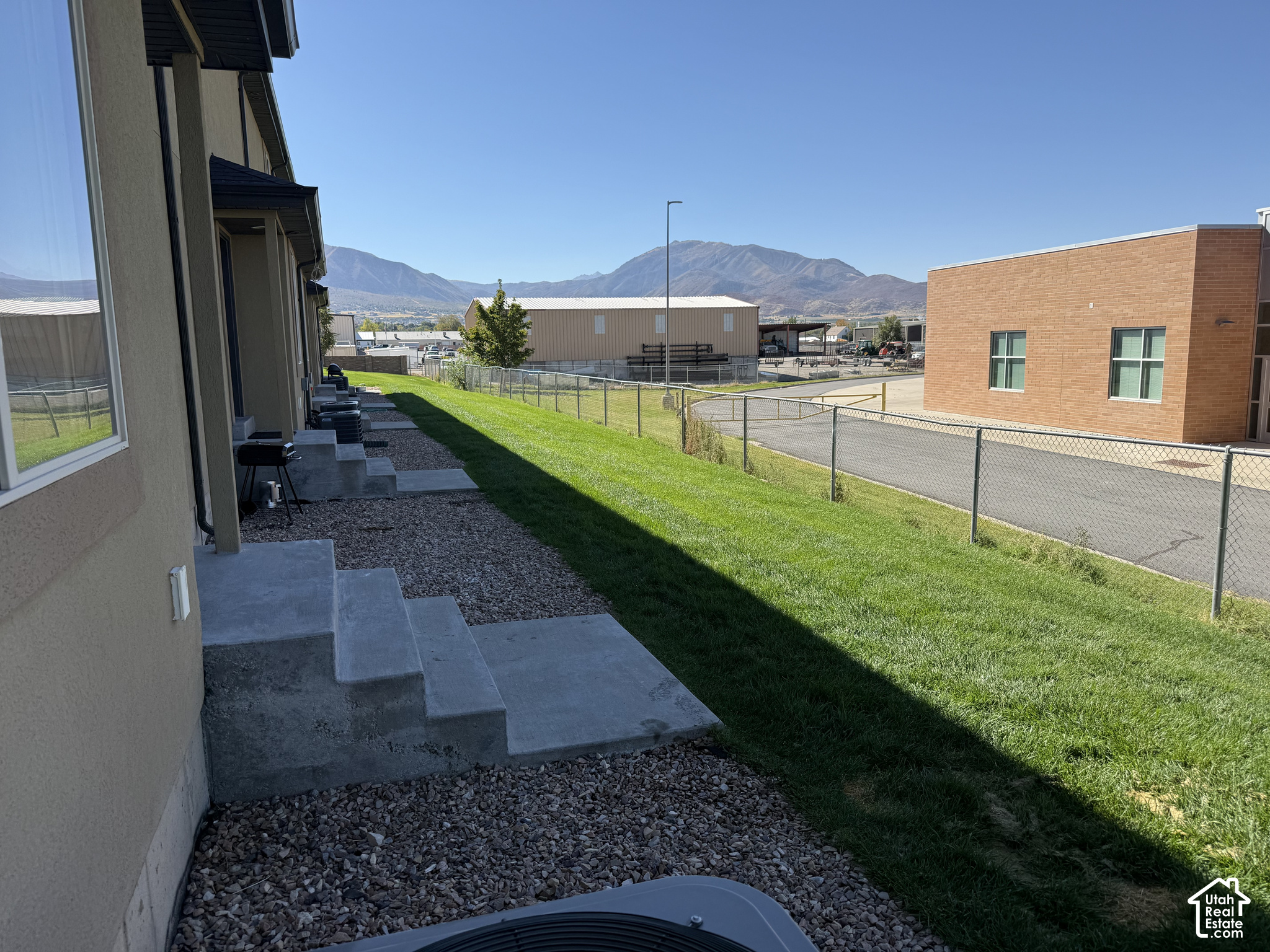main property photo 20