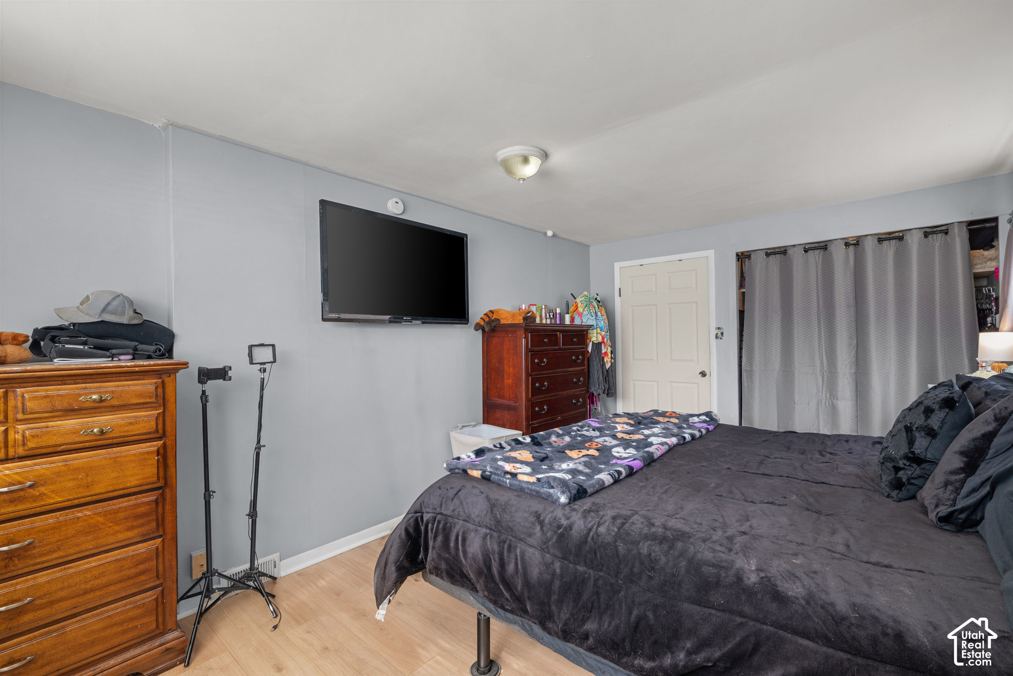 main property photo 10