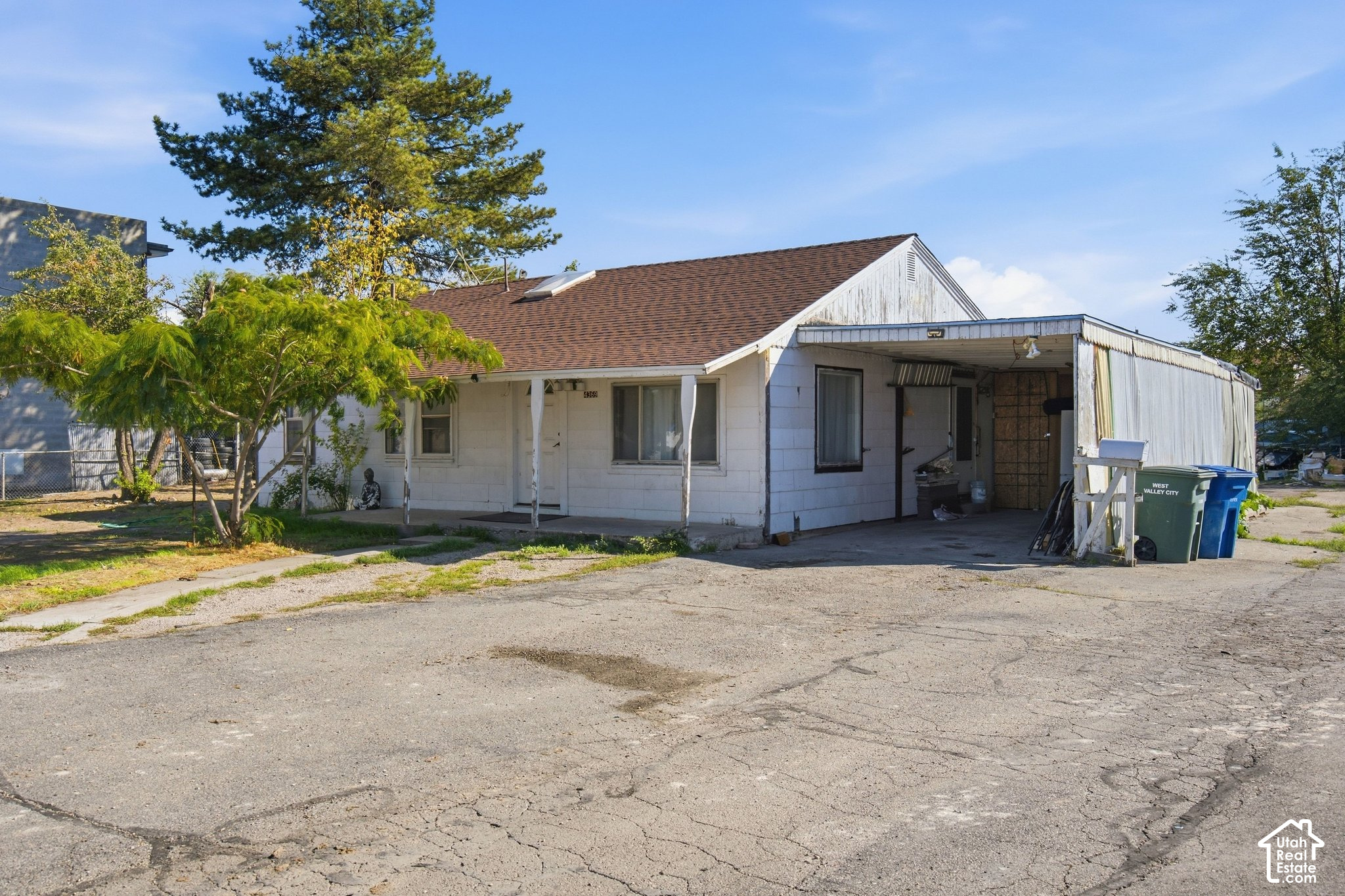 main property photo 28