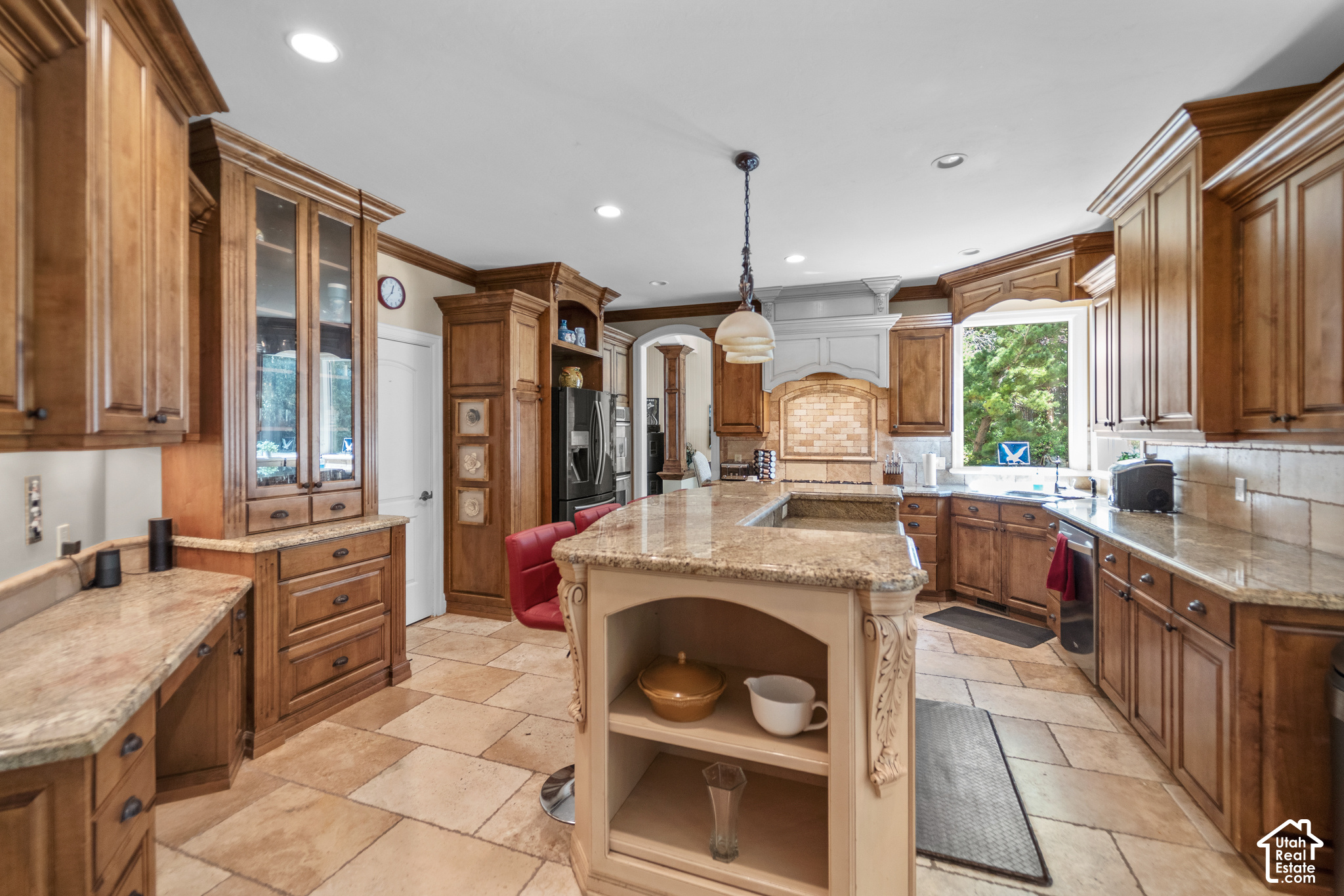 main property photo 7
