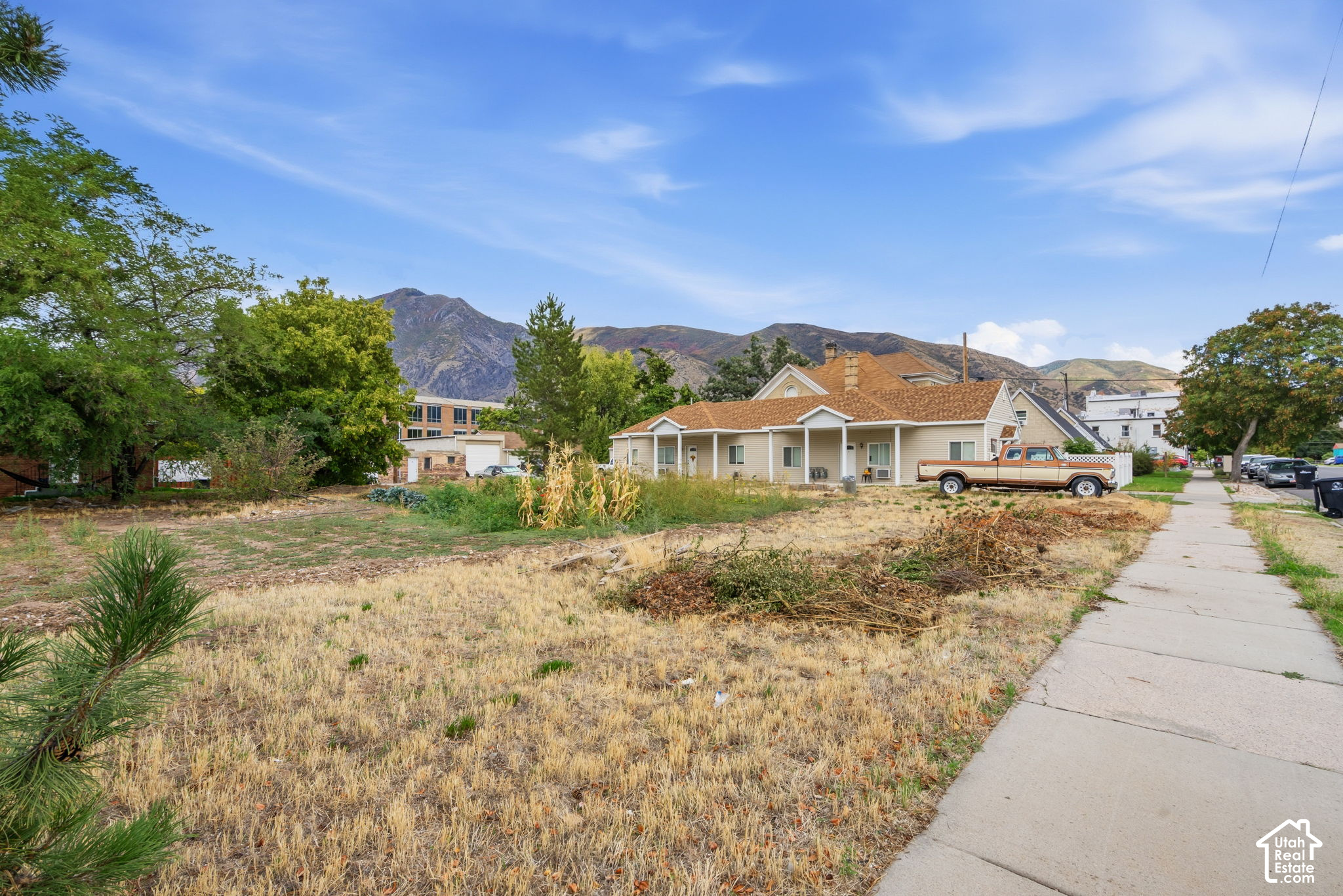 main property photo 14