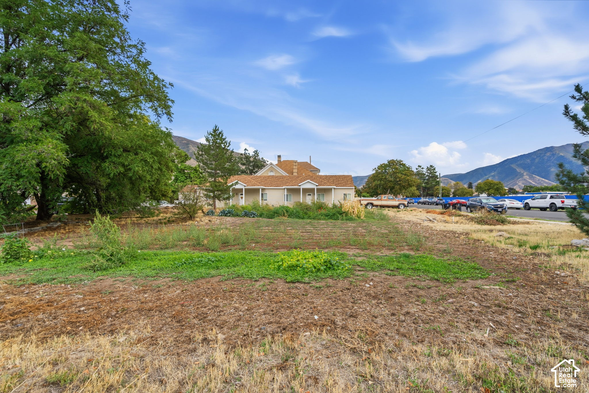 main property photo 16