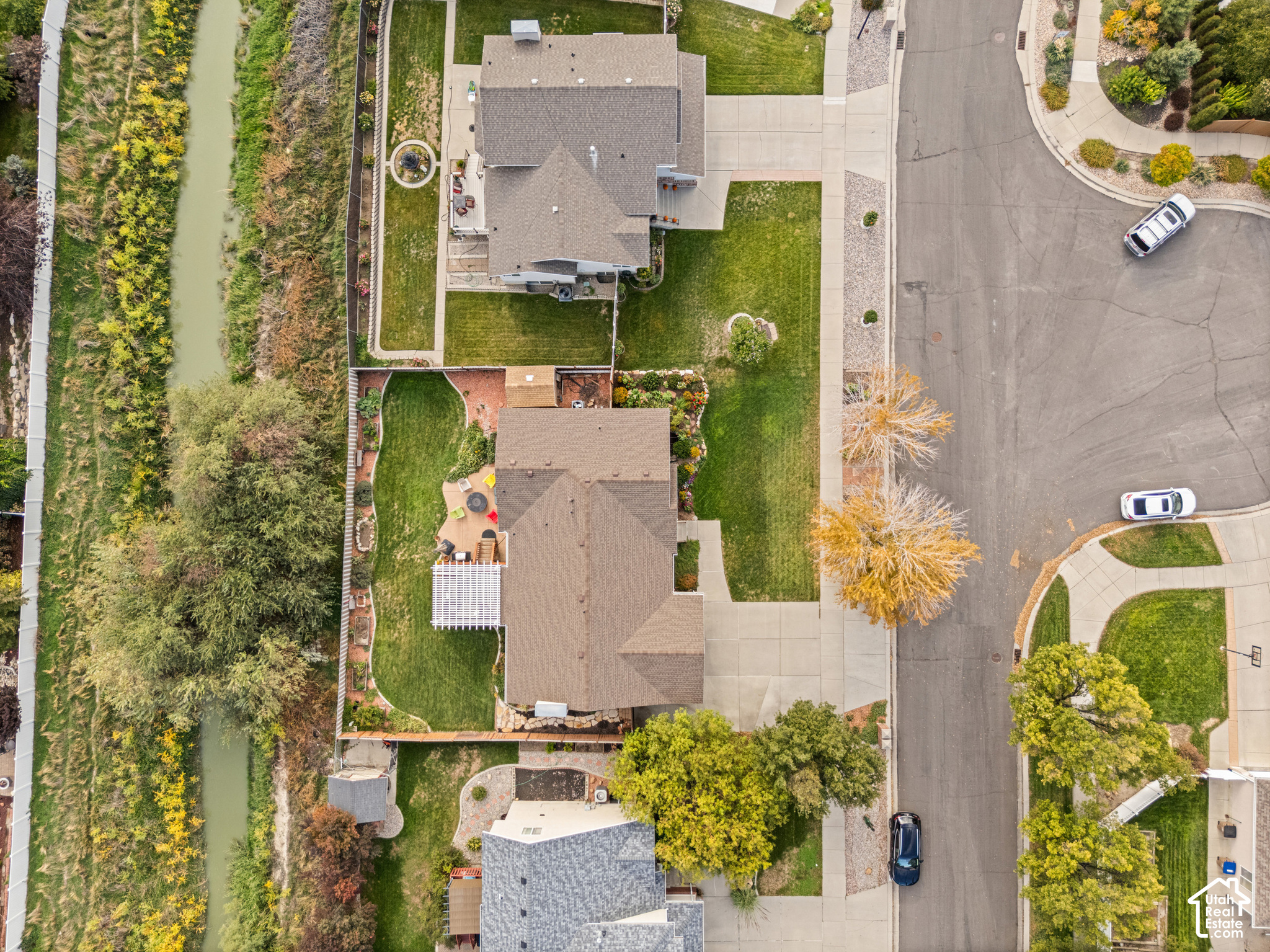 main property photo 37