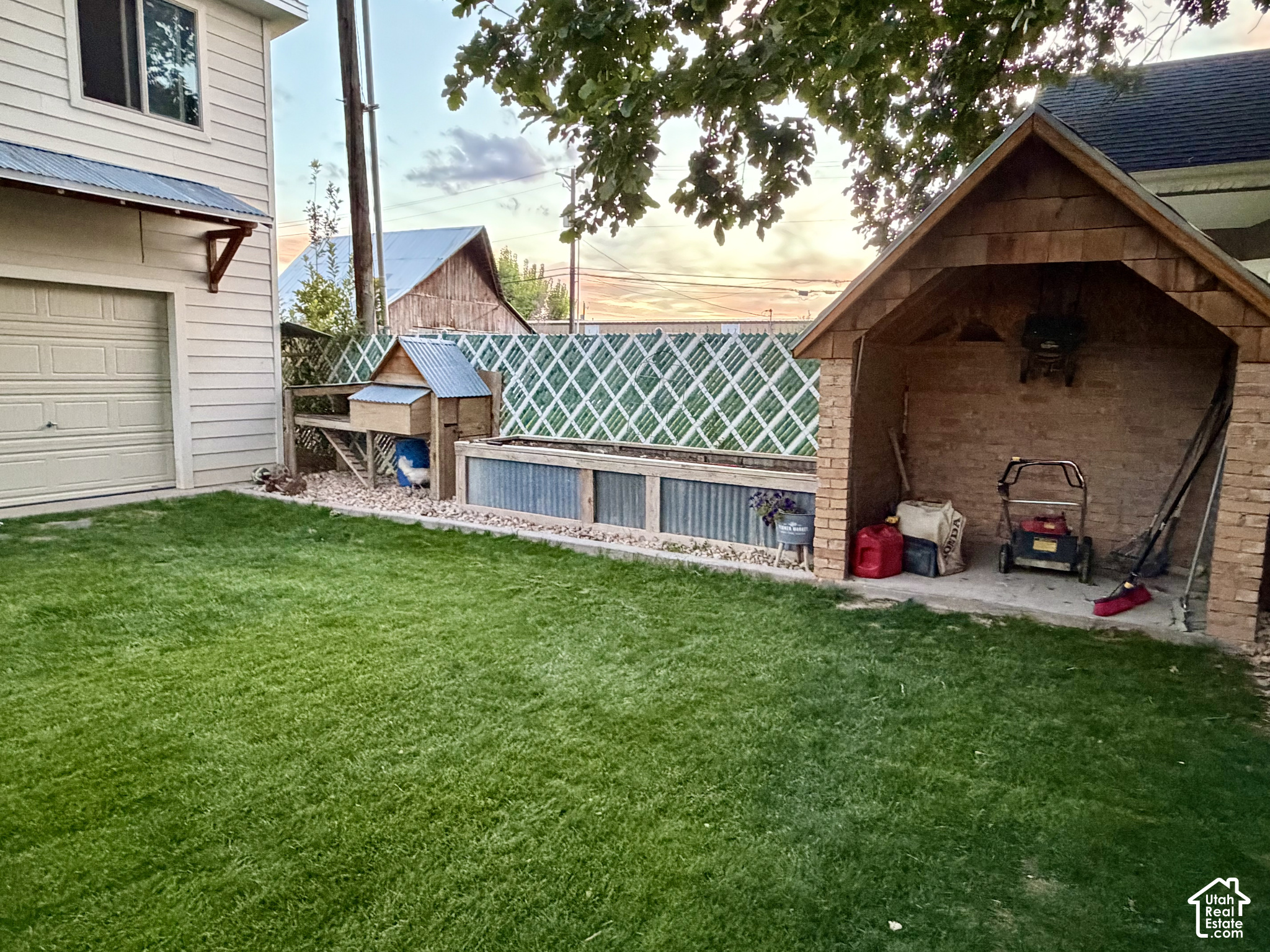 main property photo 38