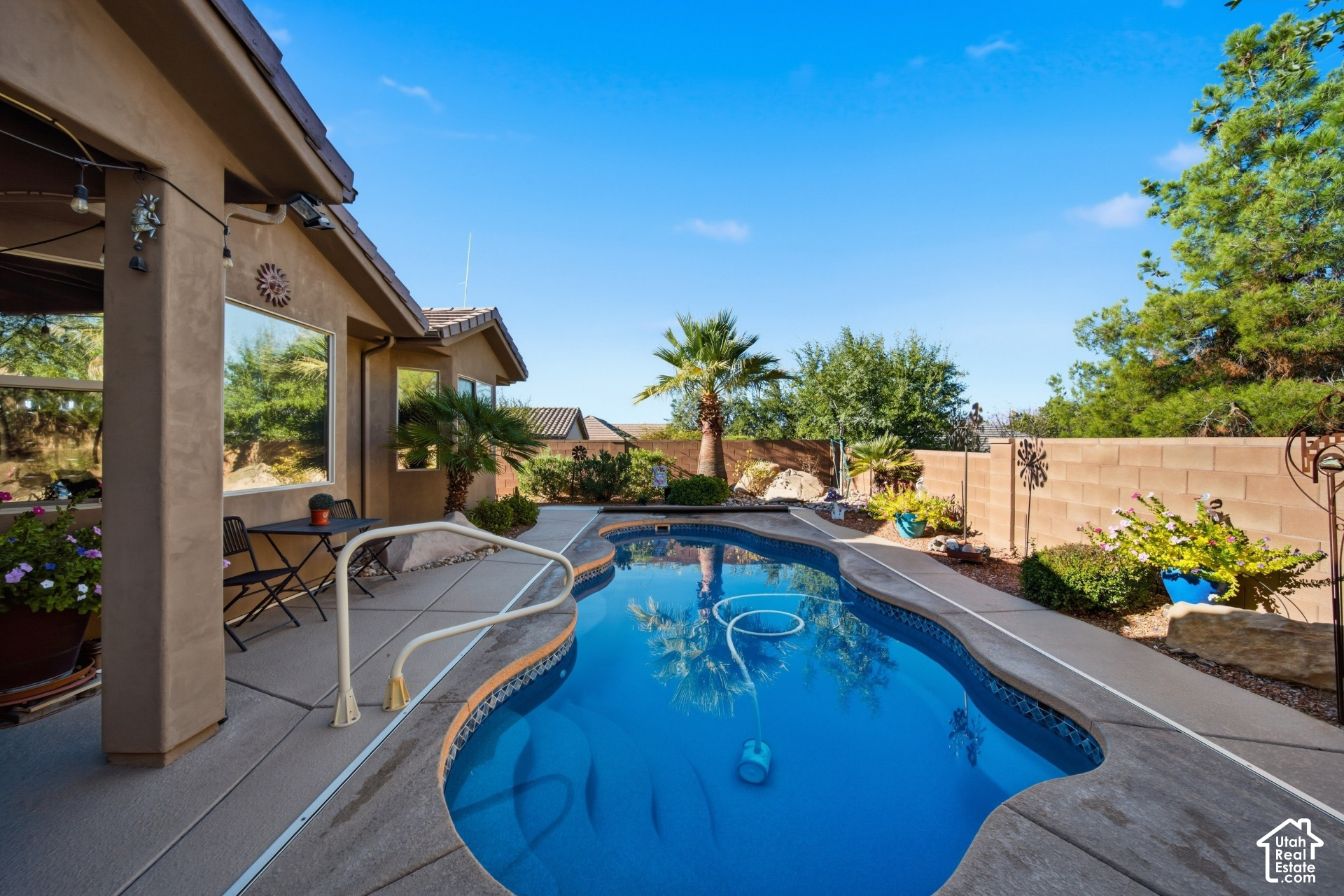 main property photo 39