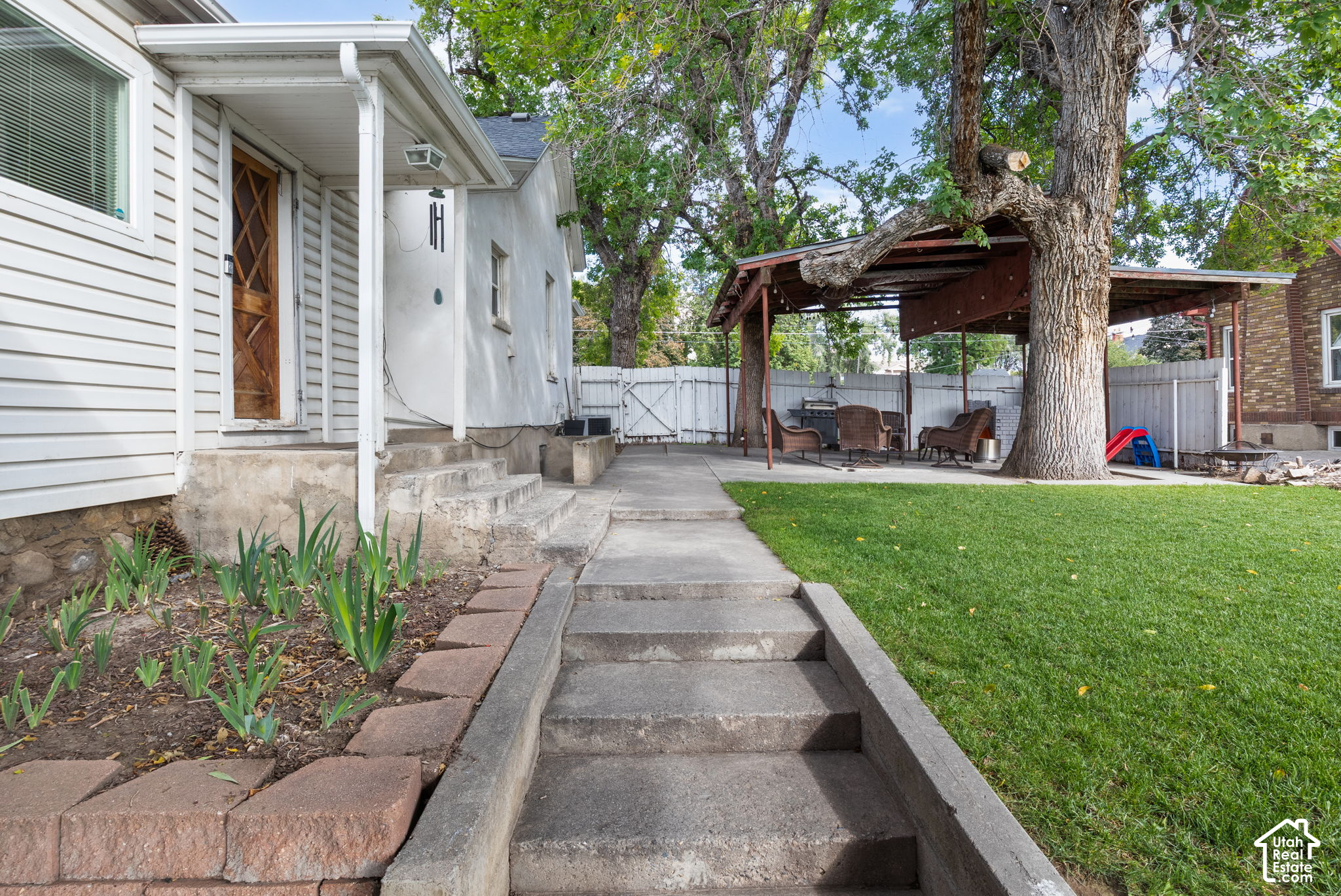 main property photo 15